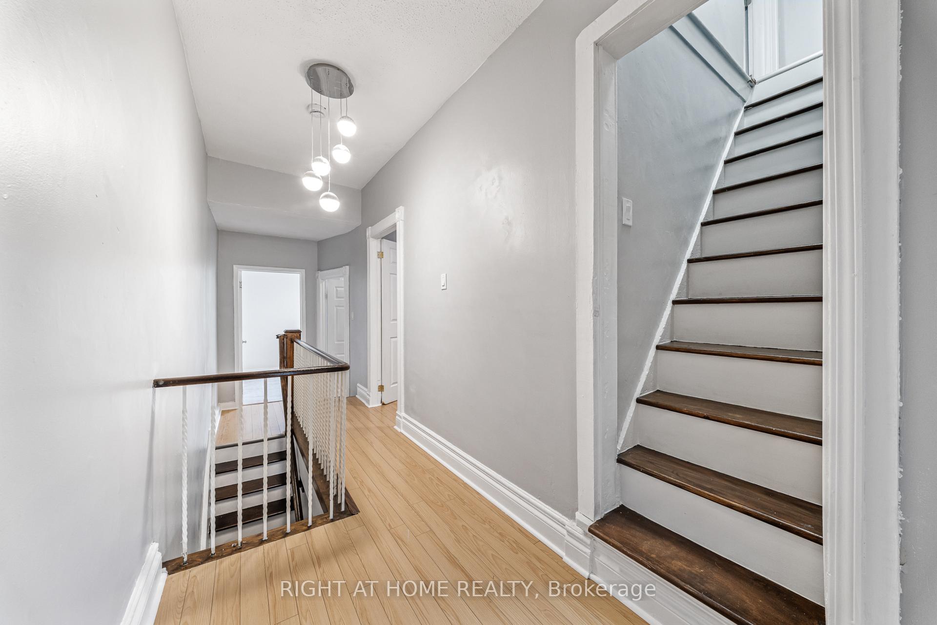 Photo 16 of 138 Osler Street, Toronto, Weston-Pellam Park — HOMEH