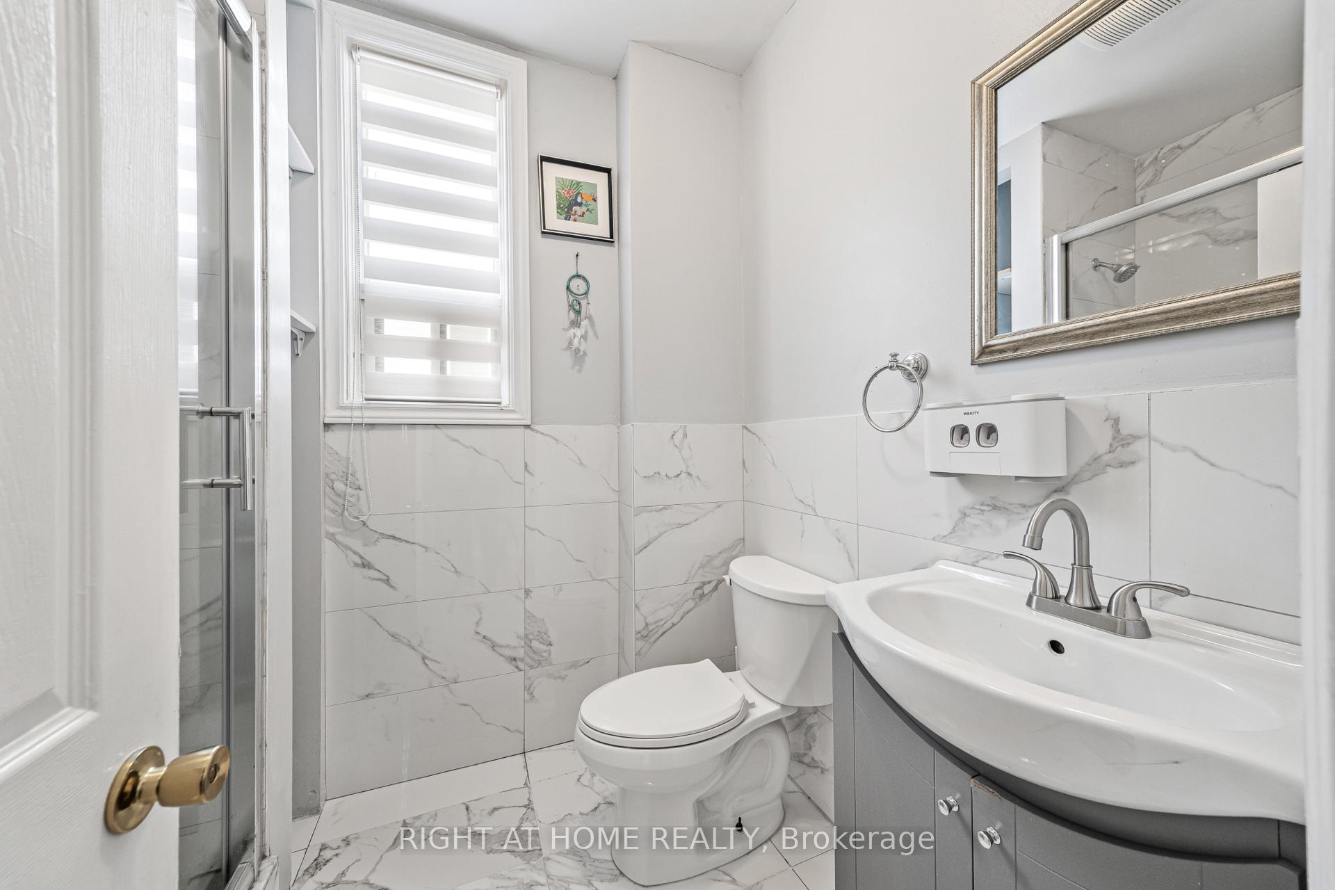 Photo 20 of 138 Osler Street, Toronto, Weston-Pellam Park — HOMEH