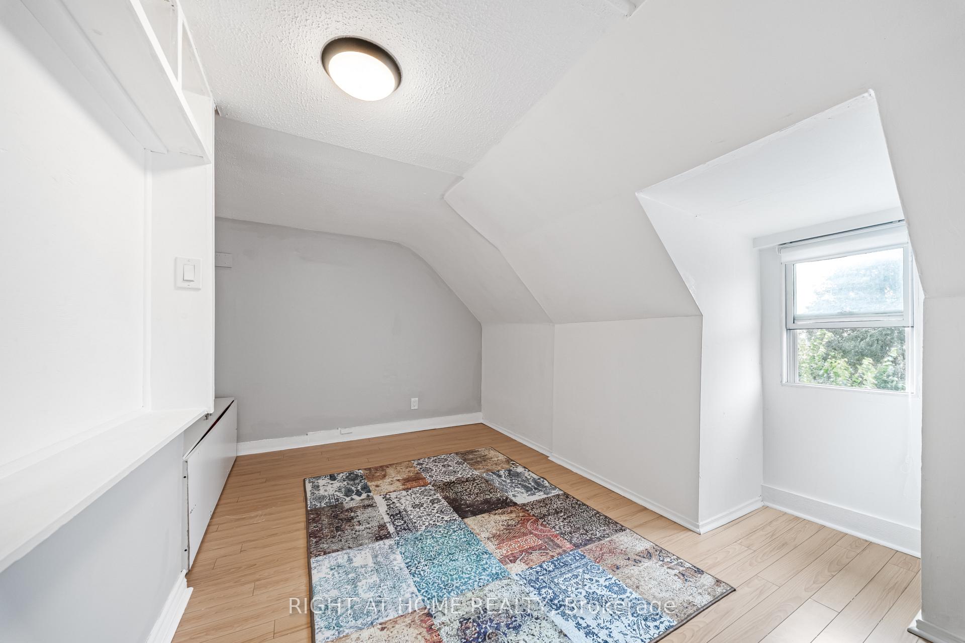 Photo 31 of 138 Osler Street, Toronto, Weston-Pellam Park — HOMEH