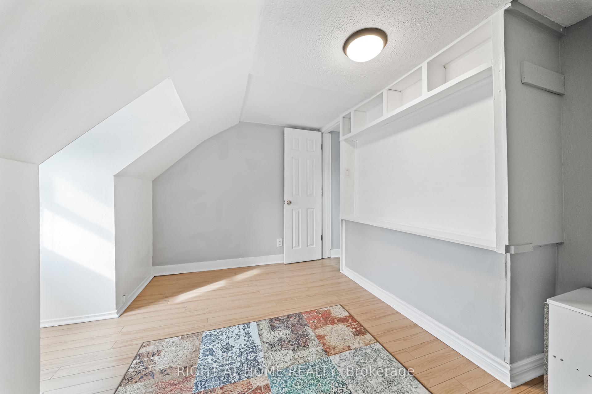 Photo 33 of 138 Osler Street, Toronto, Weston-Pellam Park — HOMEH
