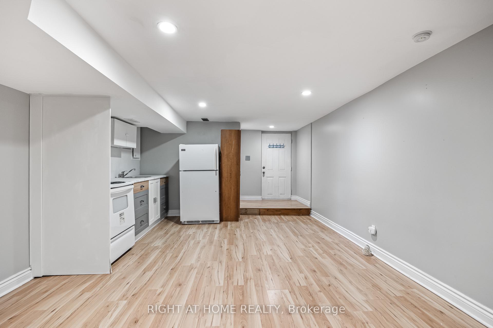 Photo 37 of 138 Osler Street, Toronto, Weston-Pellam Park — HOMEH