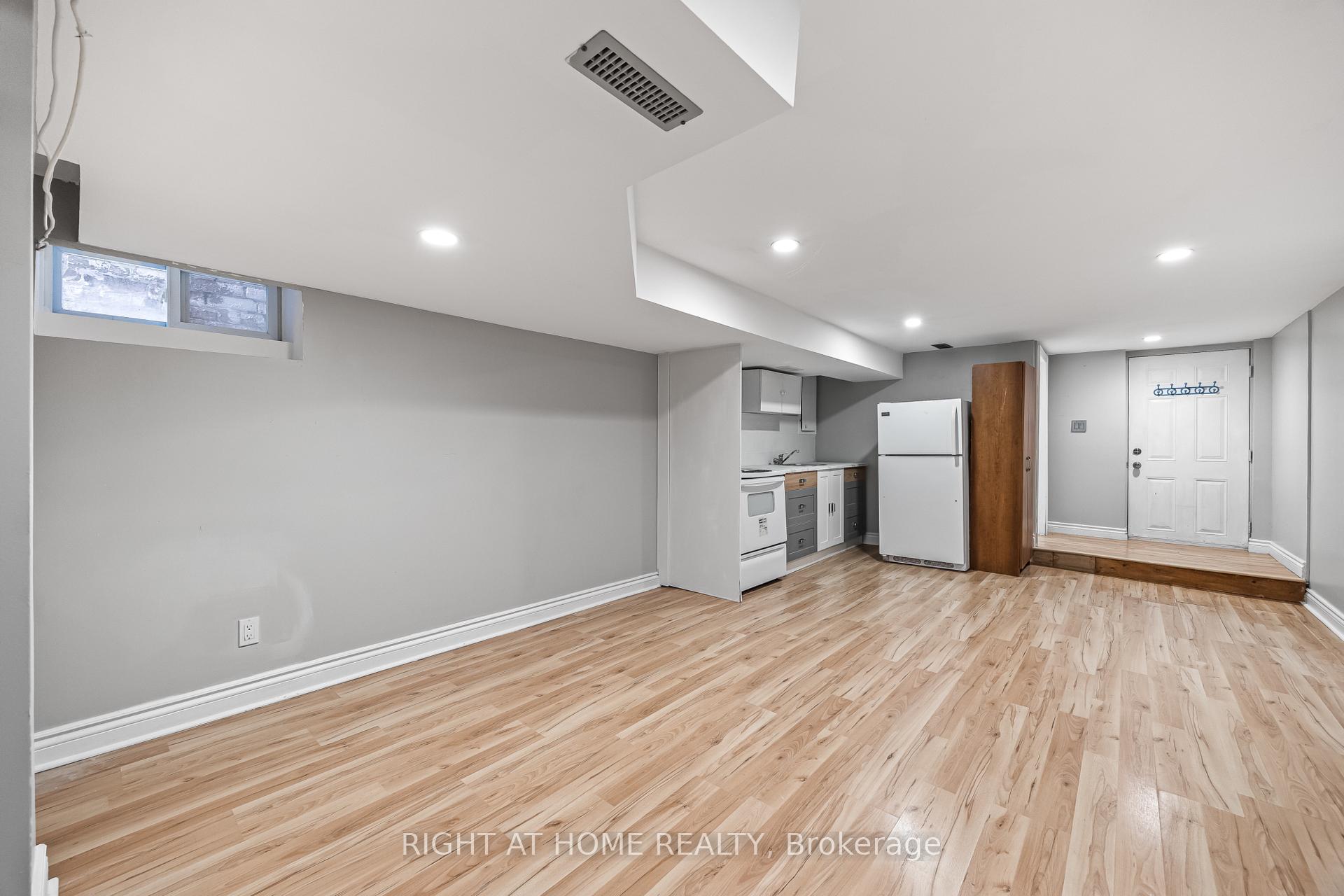 Photo 38 of 138 Osler Street, Toronto, Weston-Pellam Park — HOMEH