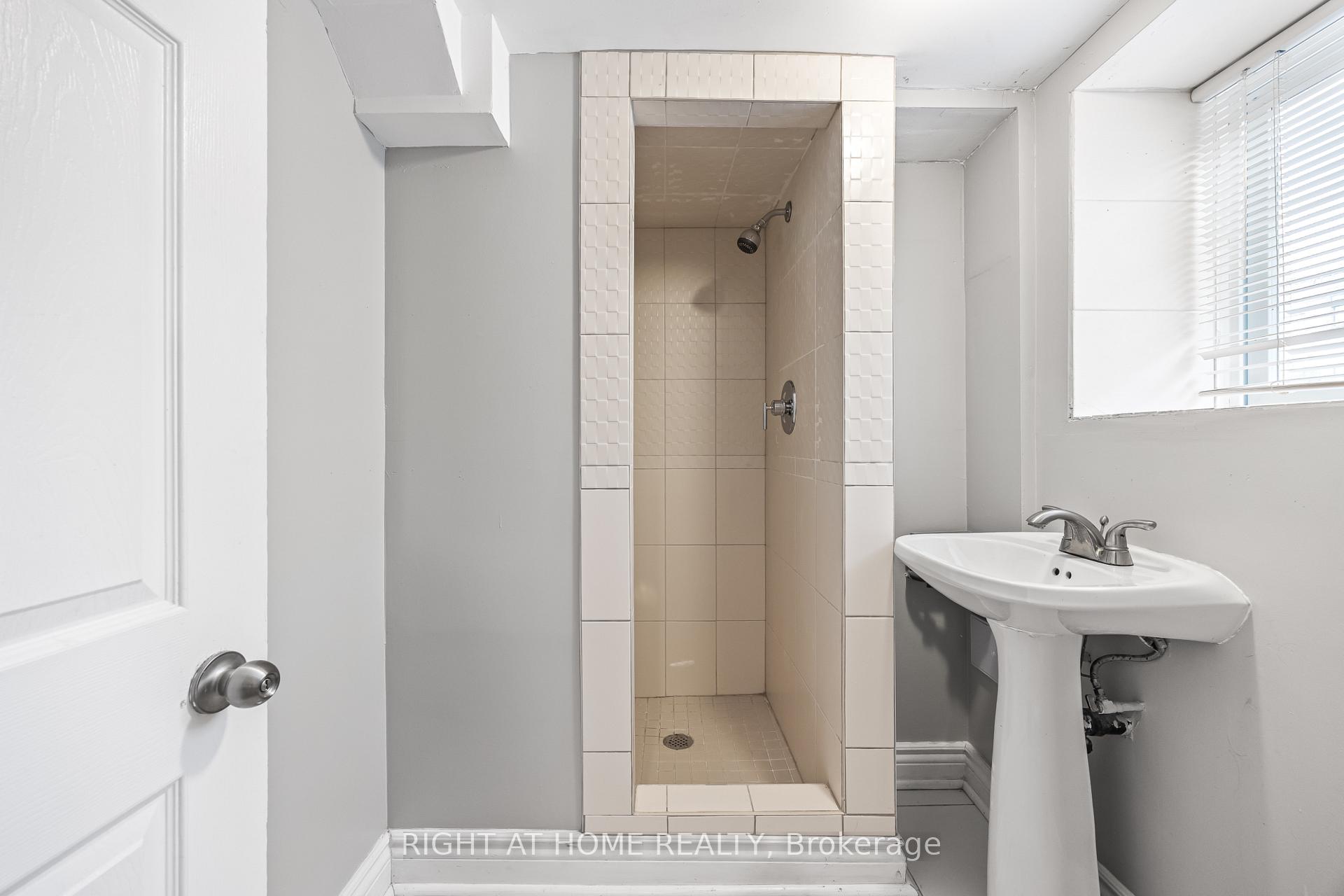 Photo 39 of 138 Osler Street, Toronto, Weston-Pellam Park — HOMEH