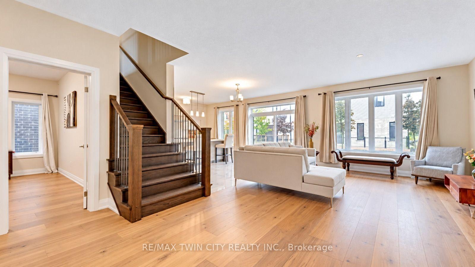 Photo 7 of 31 Jacob Detweiller Drive, Kitchener — HOMEH