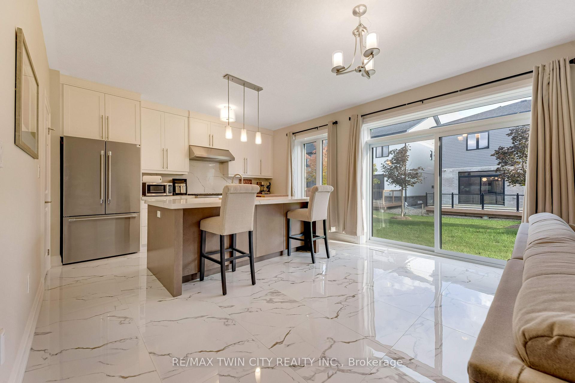 Photo 9 of 31 Jacob Detweiller Drive, Kitchener — HOMEH