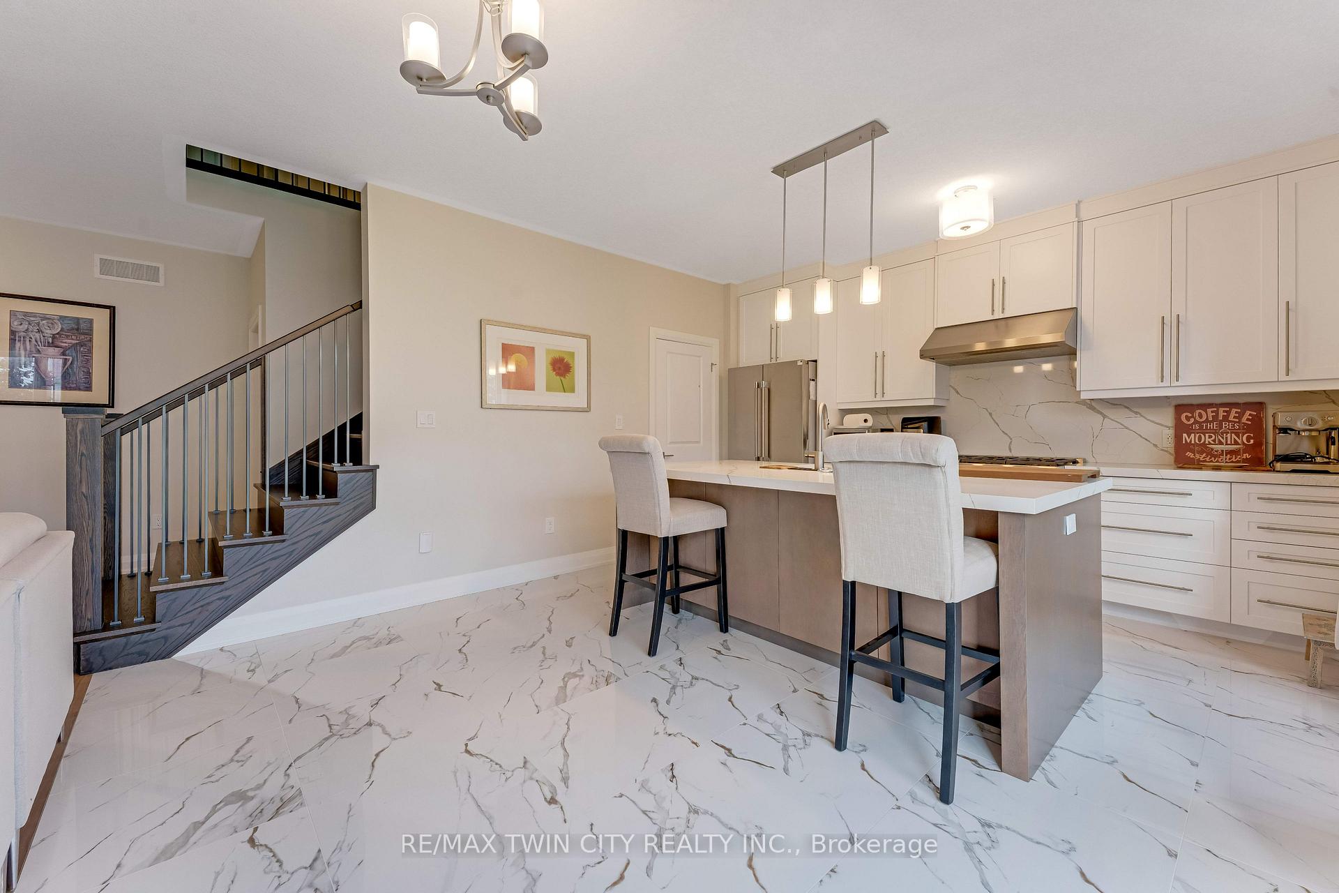 Photo 10 of 31 Jacob Detweiller Drive, Kitchener — HOMEH