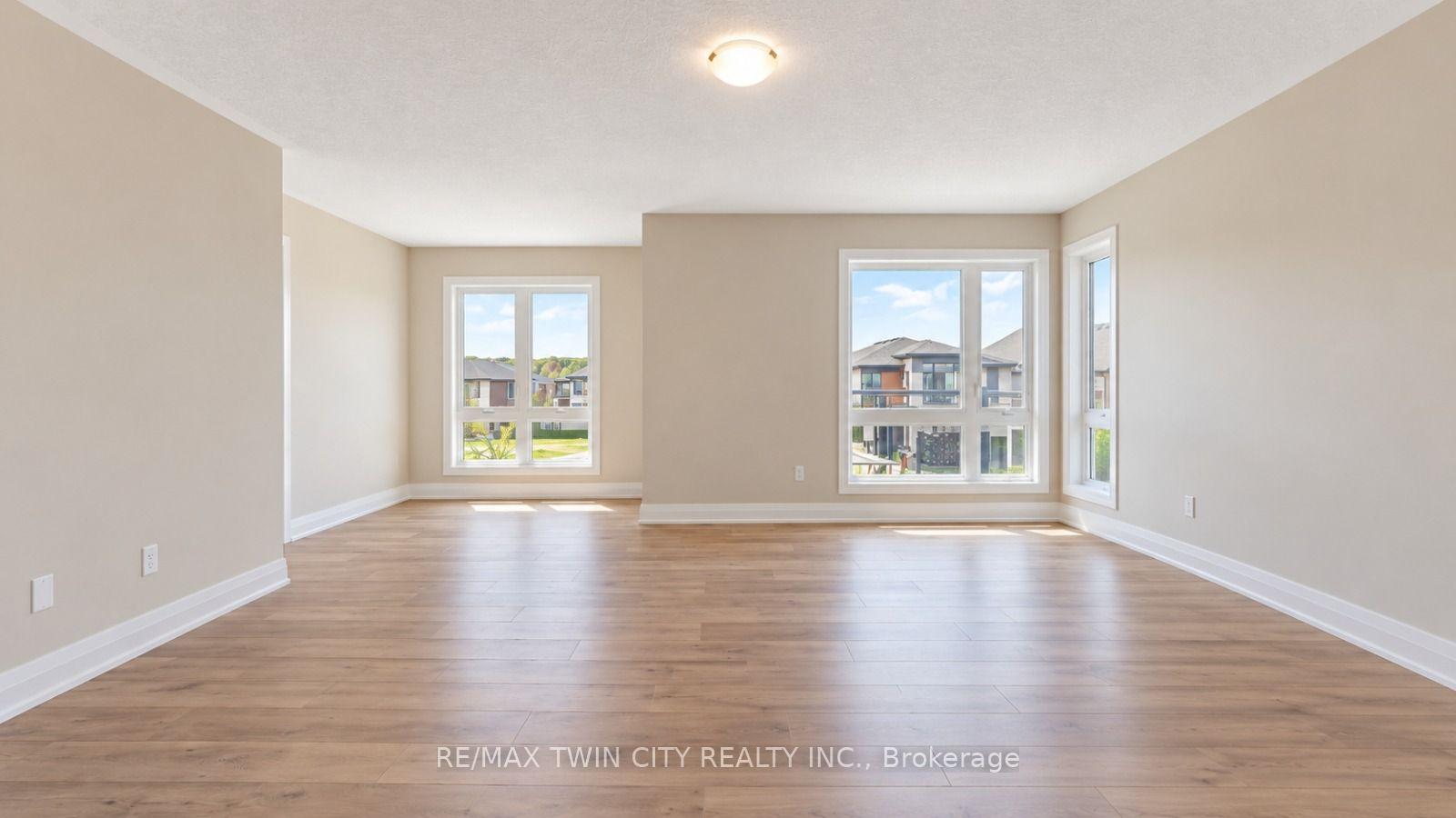 Photo 19 of 31 Jacob Detweiller Drive, Kitchener — HOMEH