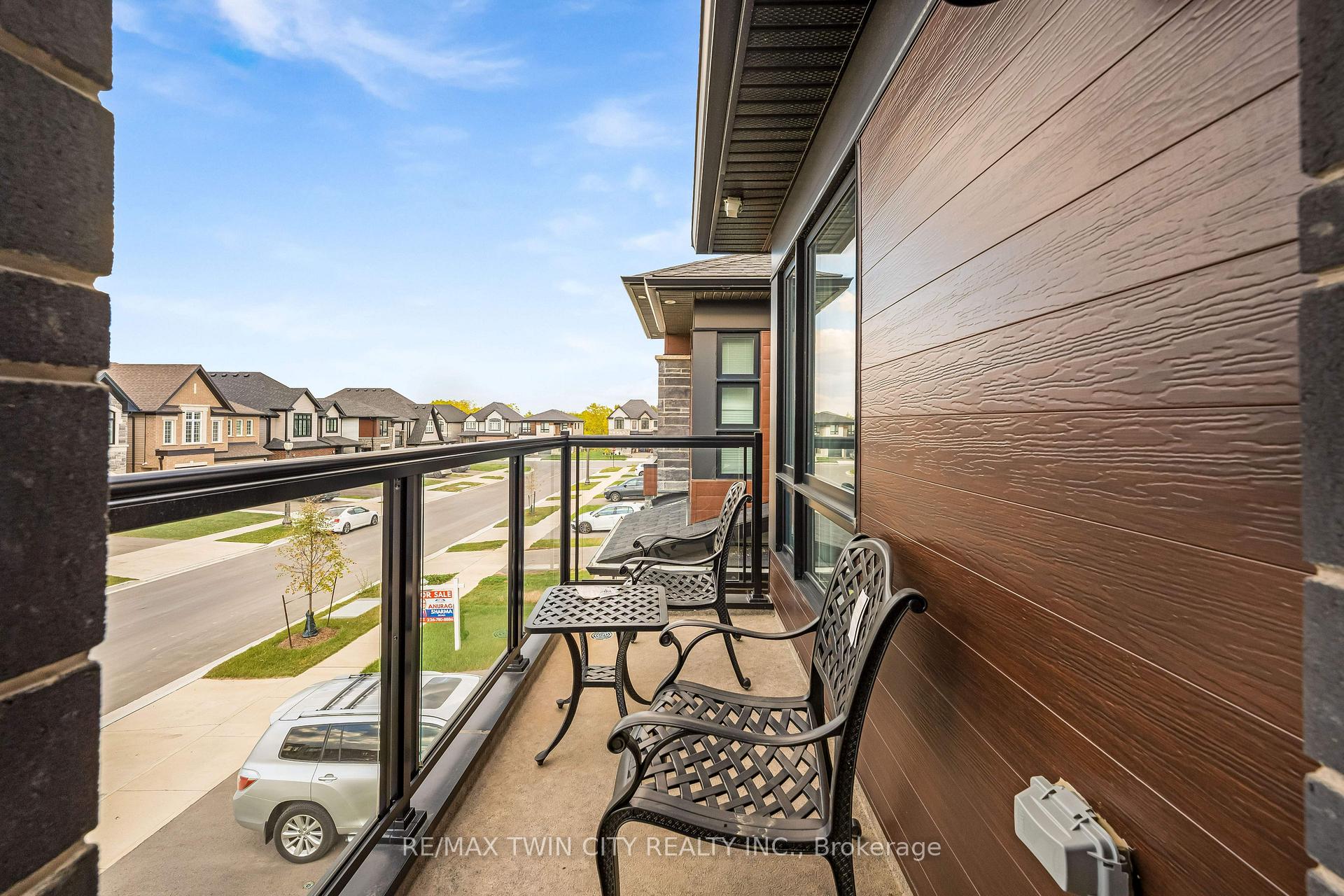 Photo 21 of 31 Jacob Detweiller Drive, Kitchener — HOMEH