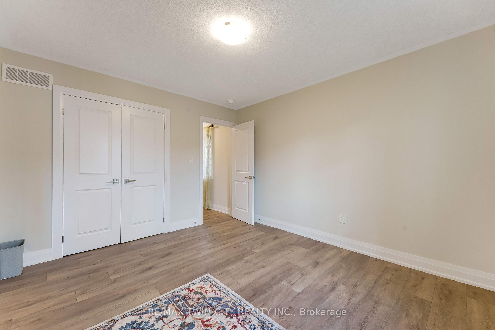 Photo 26 of 31 Jacob Detweiller Drive, Kitchener — HOMEH