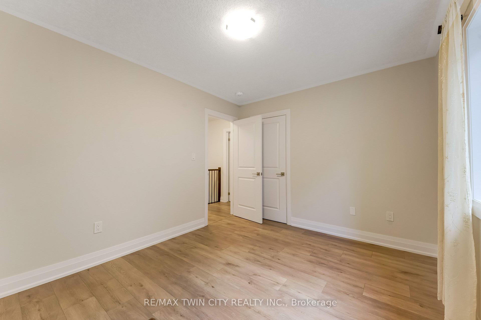 Photo 30 of 31 Jacob Detweiller Drive, Kitchener — HOMEH