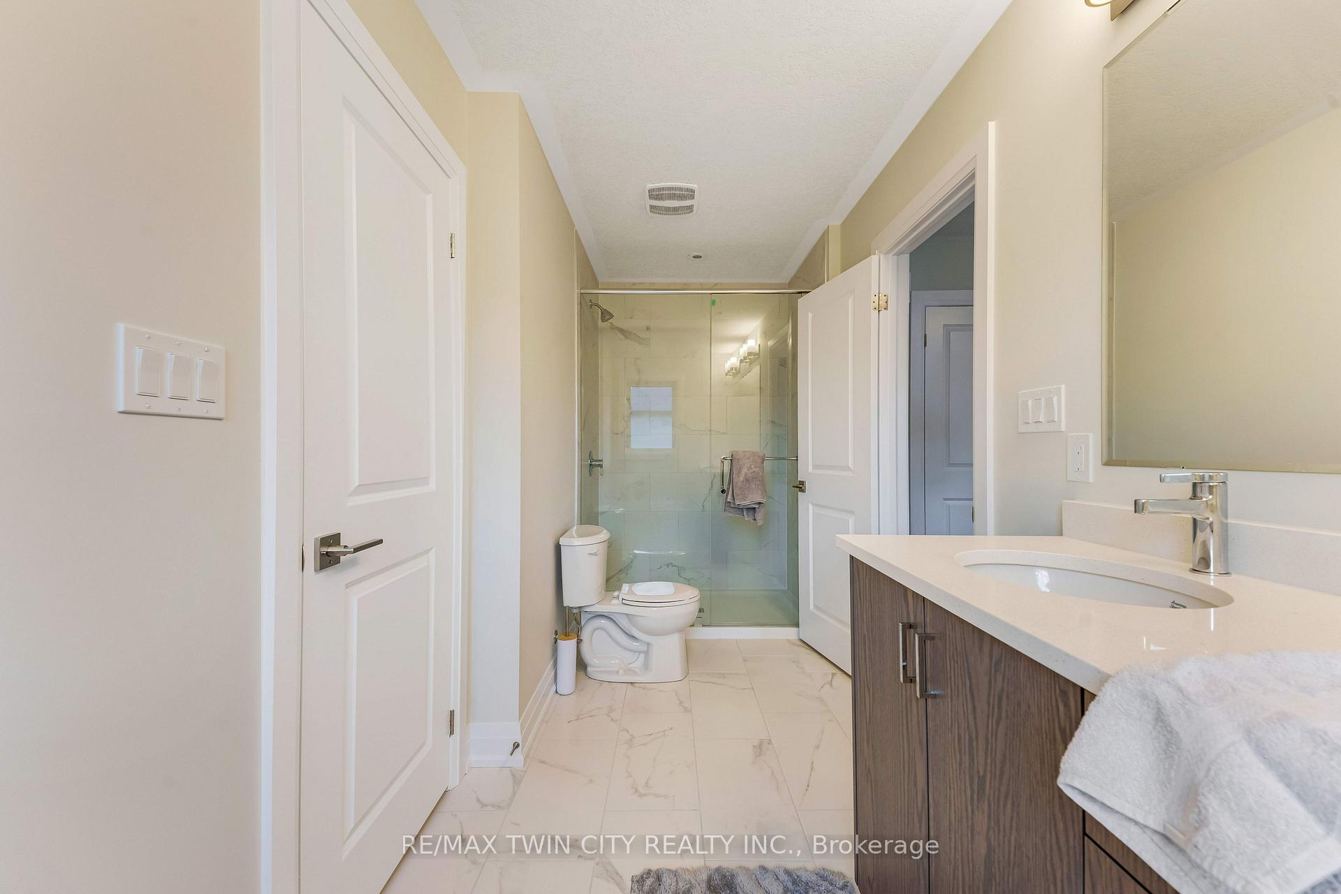 Photo 31 of 31 Jacob Detweiller Drive, Kitchener — HOMEH