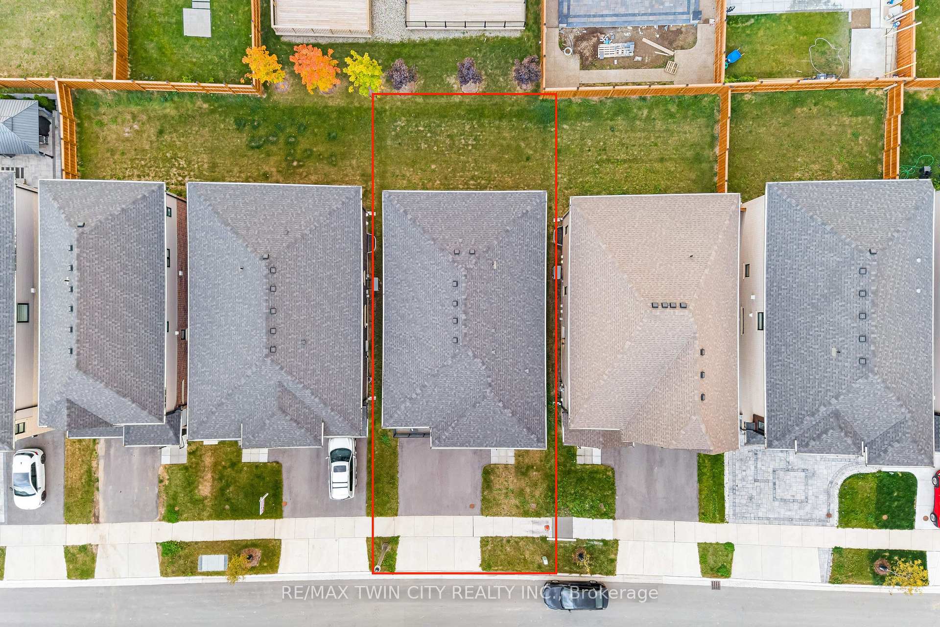 Photo 37 of 31 Jacob Detweiller Drive, Kitchener — HOMEH