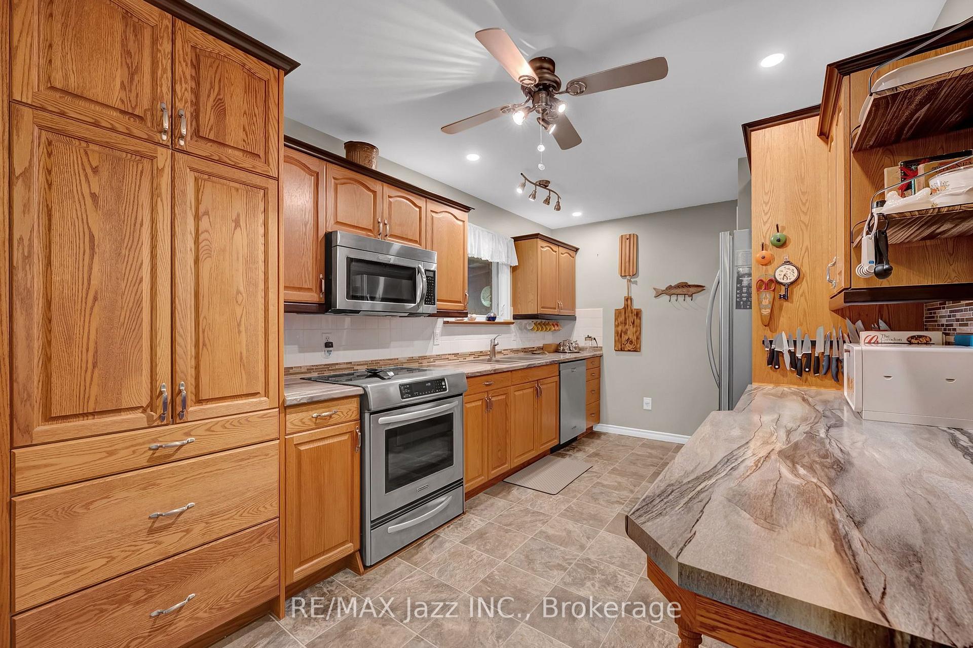 Photo 12 of 480 Murray Street, Quinte West, Murray Ward — HOMEH