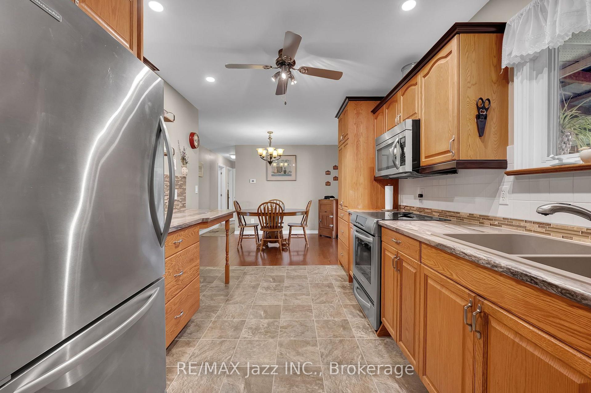 Photo 13 of 480 Murray Street, Quinte West, Murray Ward — HOMEH