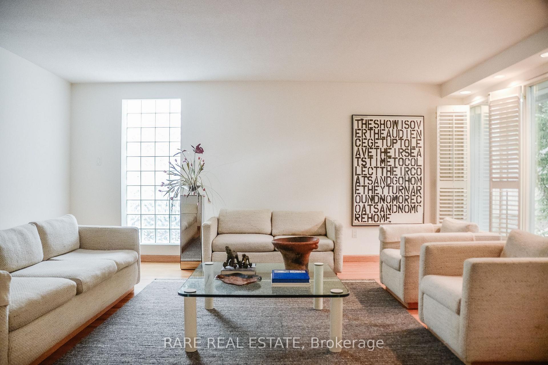 Photo 4 of 10 Wetherfield Place, North York, Banbury-Don Mills — HOMEH