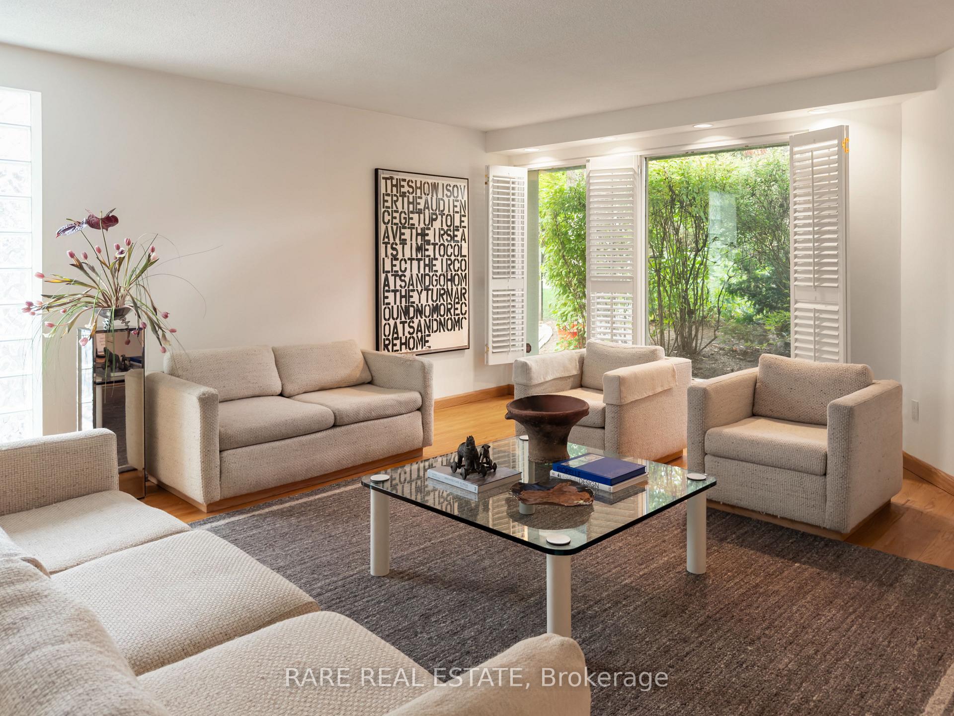 Photo 5 of 10 Wetherfield Place, North York, Banbury-Don Mills — HOMEH