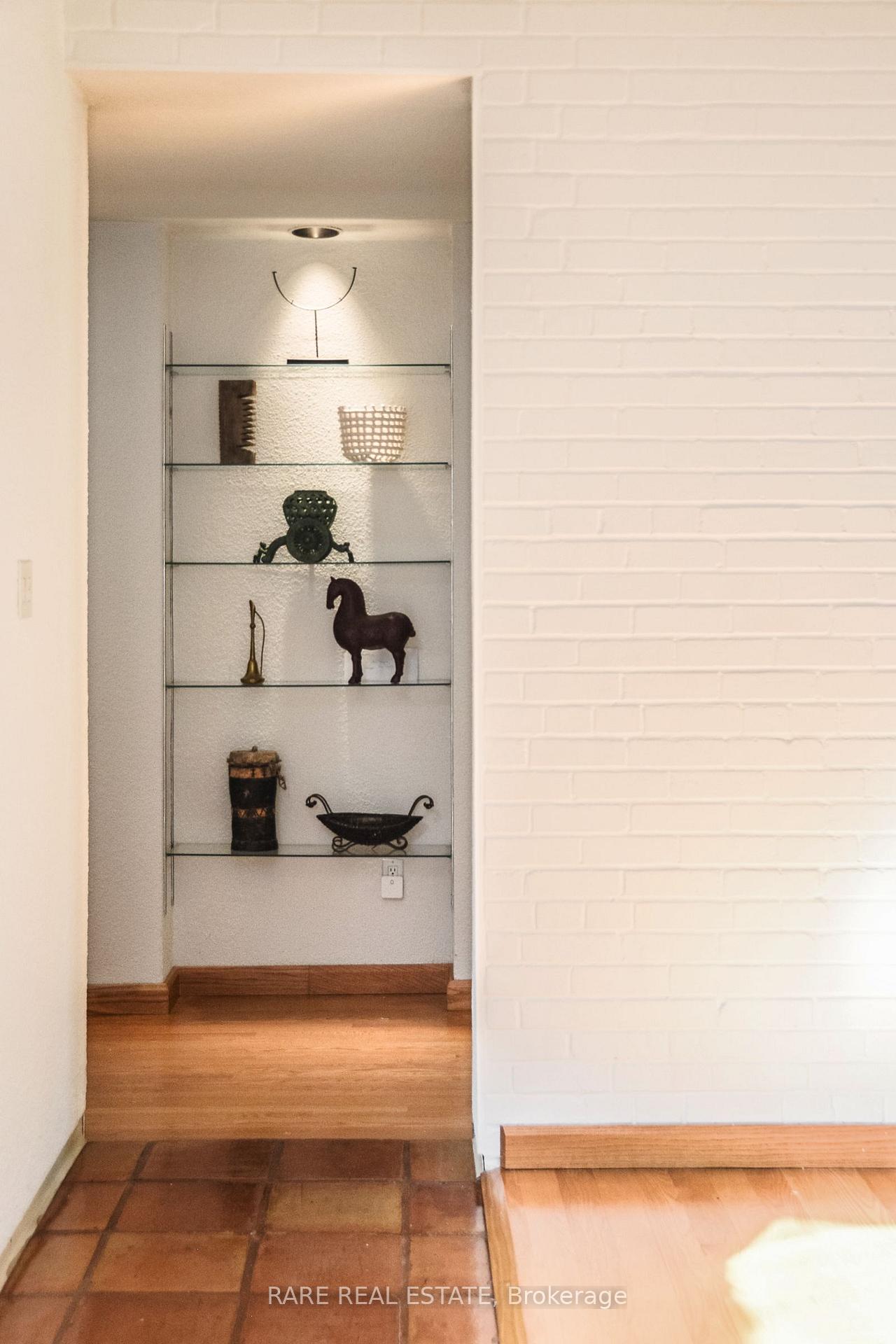 Photo 6 of 10 Wetherfield Place, North York, Banbury-Don Mills — HOMEH