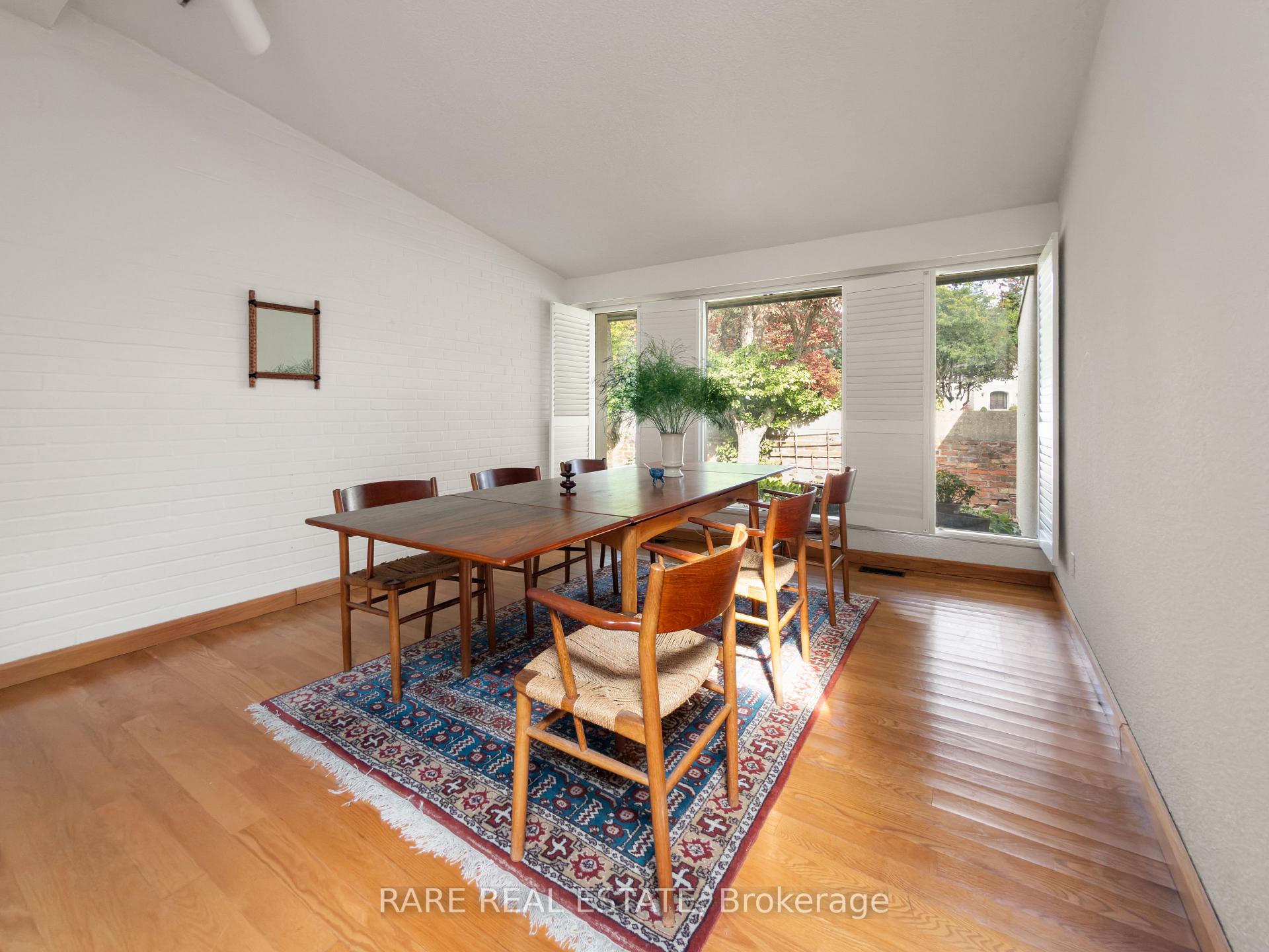 Photo 7 of 10 Wetherfield Place, North York, Banbury-Don Mills — HOMEH
