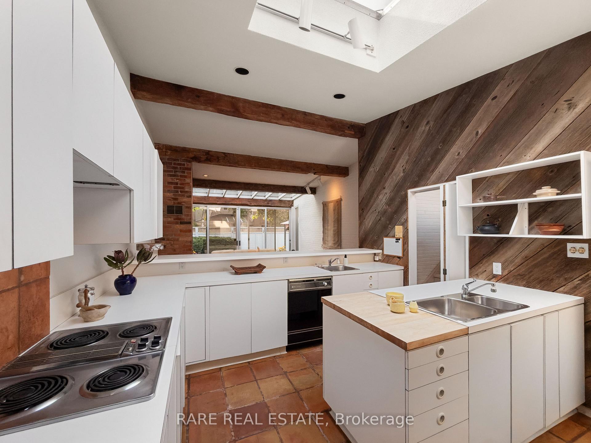 Photo 14 of 10 Wetherfield Place, North York, Banbury-Don Mills — HOMEH