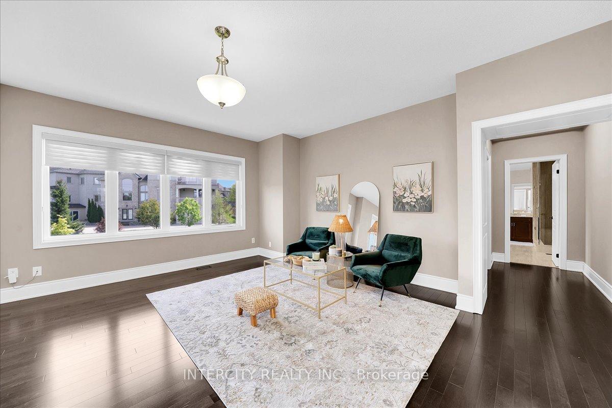 Photo 29 of 233 Carisbrooke Circle, Aurora, Bayview Southeast — HOMEH