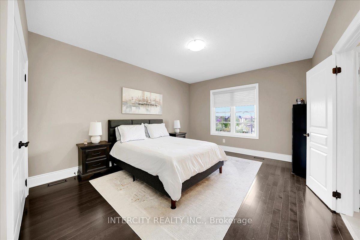 Photo 40 of 233 Carisbrooke Circle, Aurora, Bayview Southeast — HOMEH