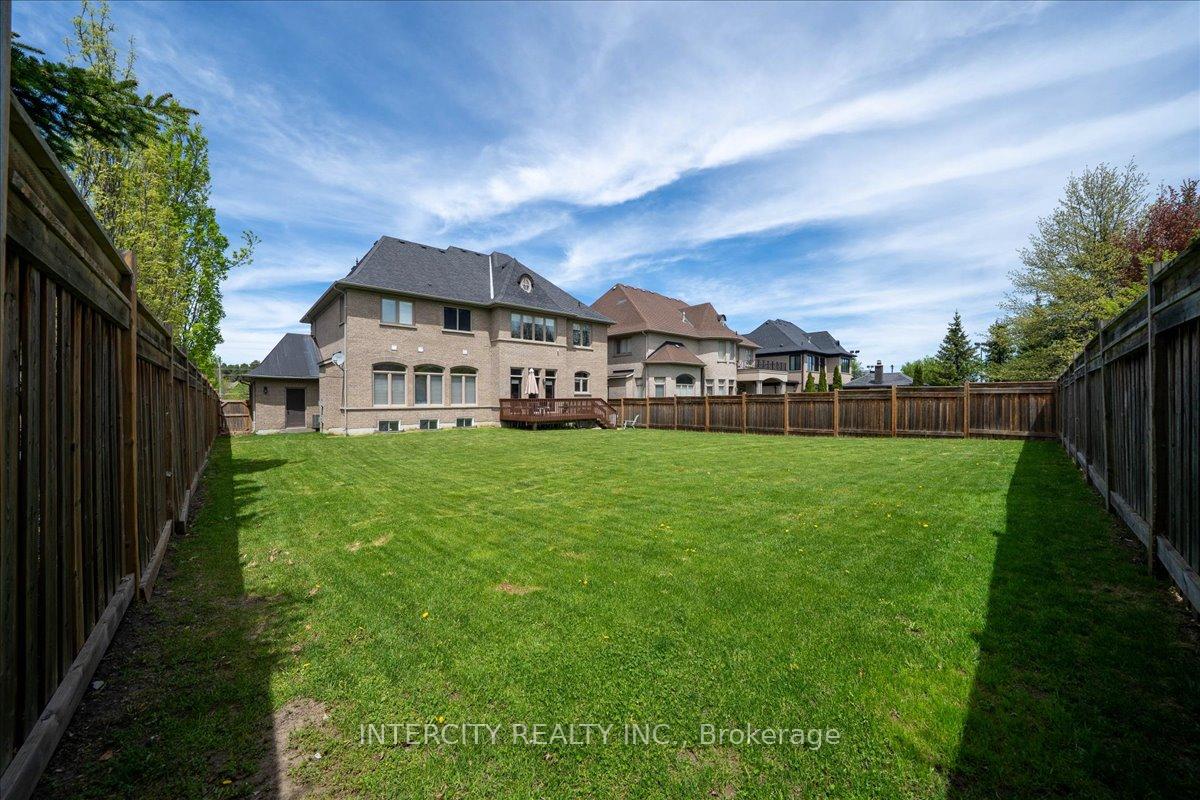 Photo 47 of 233 Carisbrooke Circle, Aurora, Bayview Southeast — HOMEH