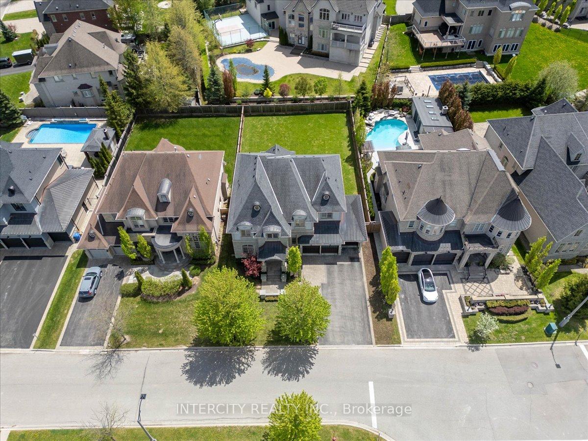 Photo 48 of 233 Carisbrooke Circle, Aurora, Bayview Southeast — HOMEH