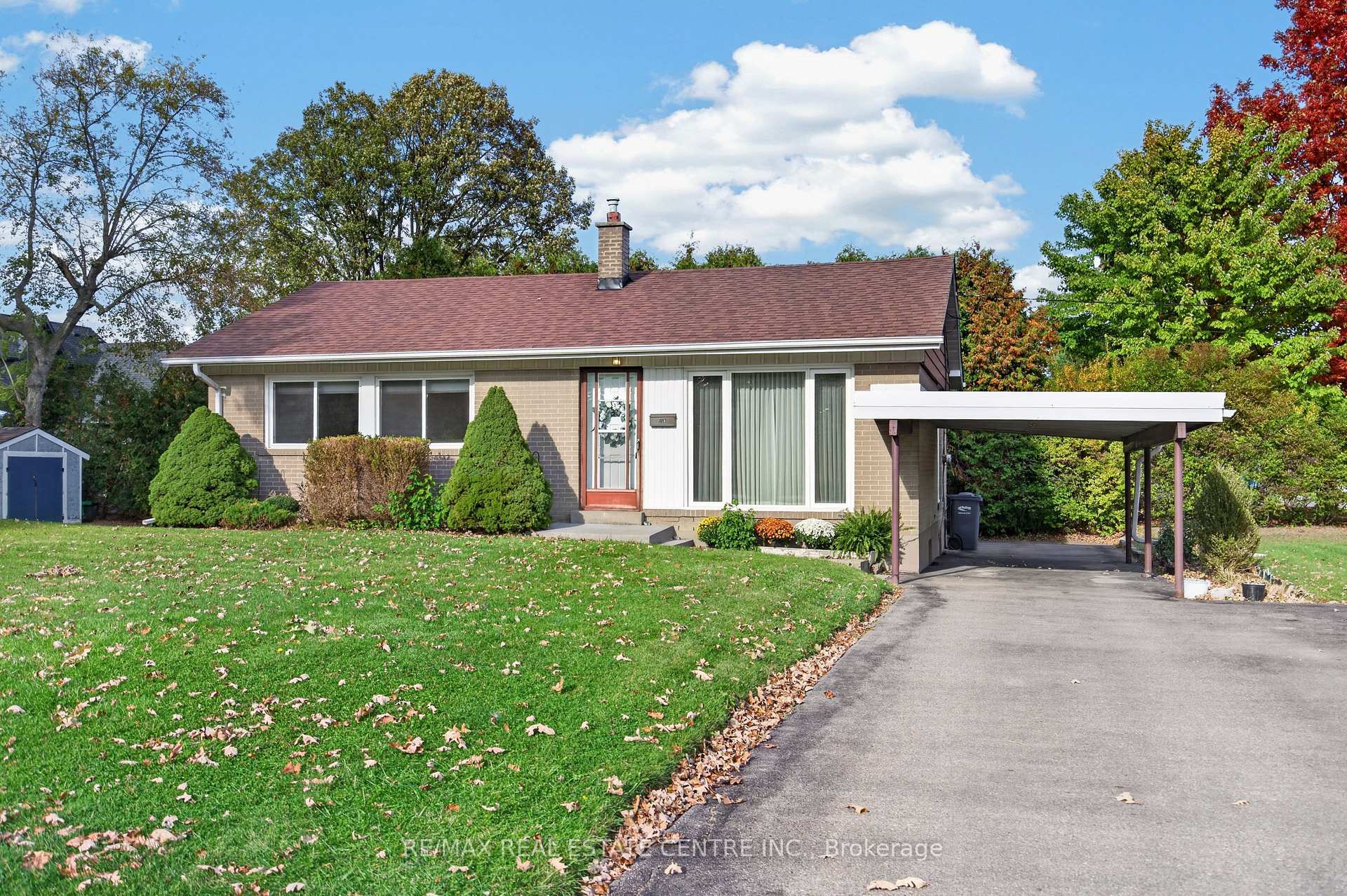 Front of 226 Elmwood Crescent