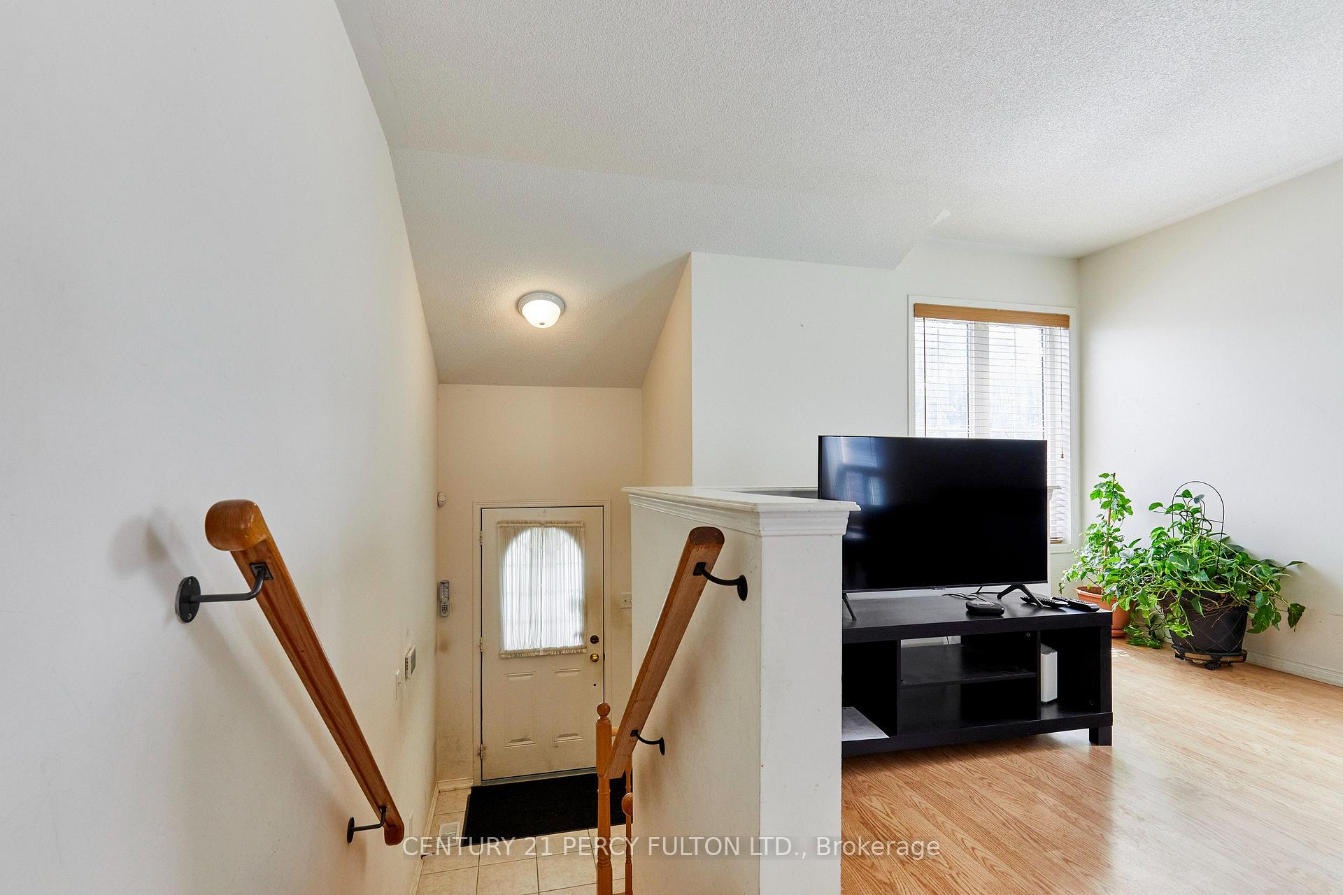 Photo 3 of 8 Knowles Street, Ajax, Central East — HOMEH