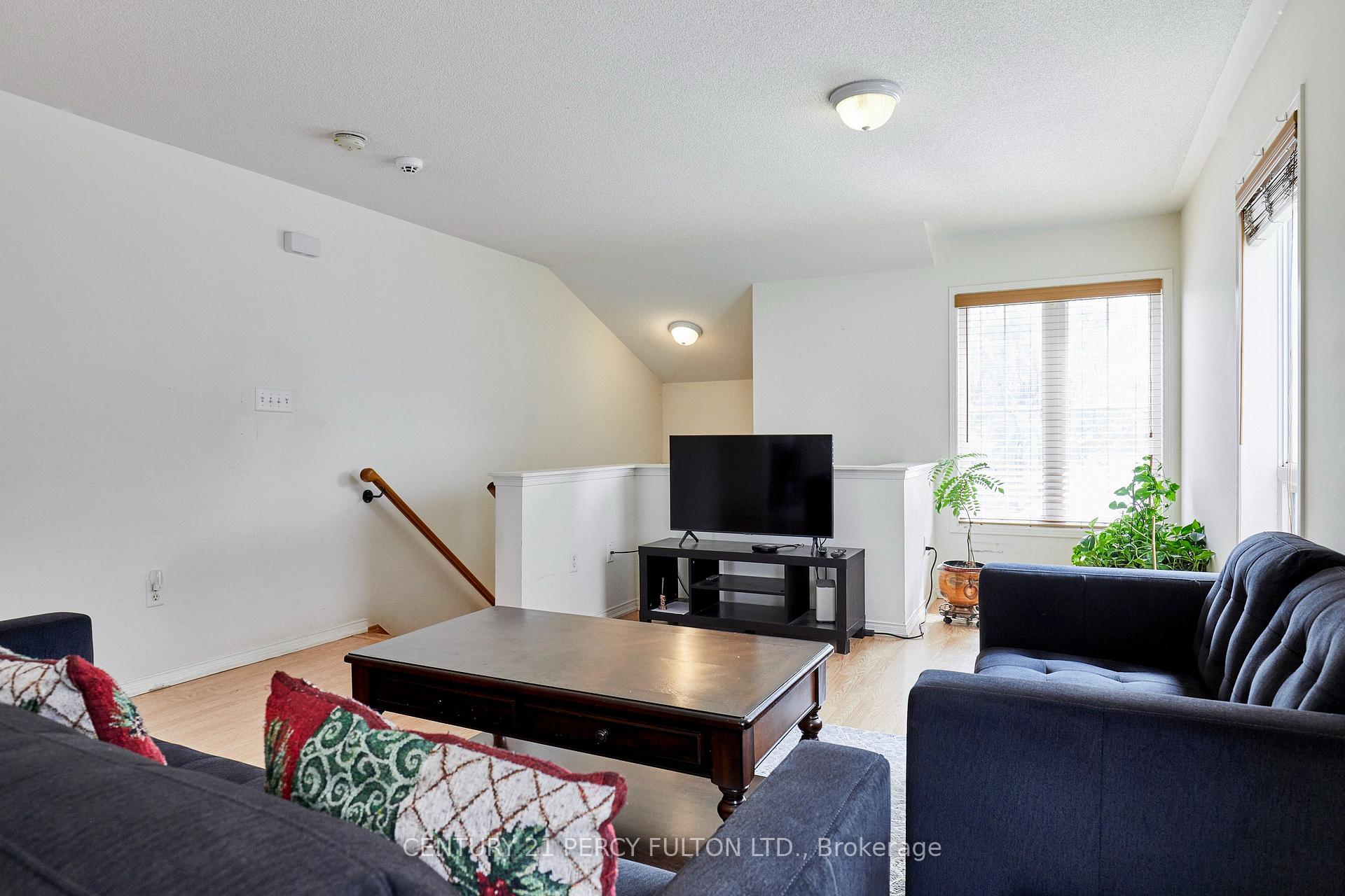 Photo 5 of 8 Knowles Street, Ajax, Central East — HOMEH