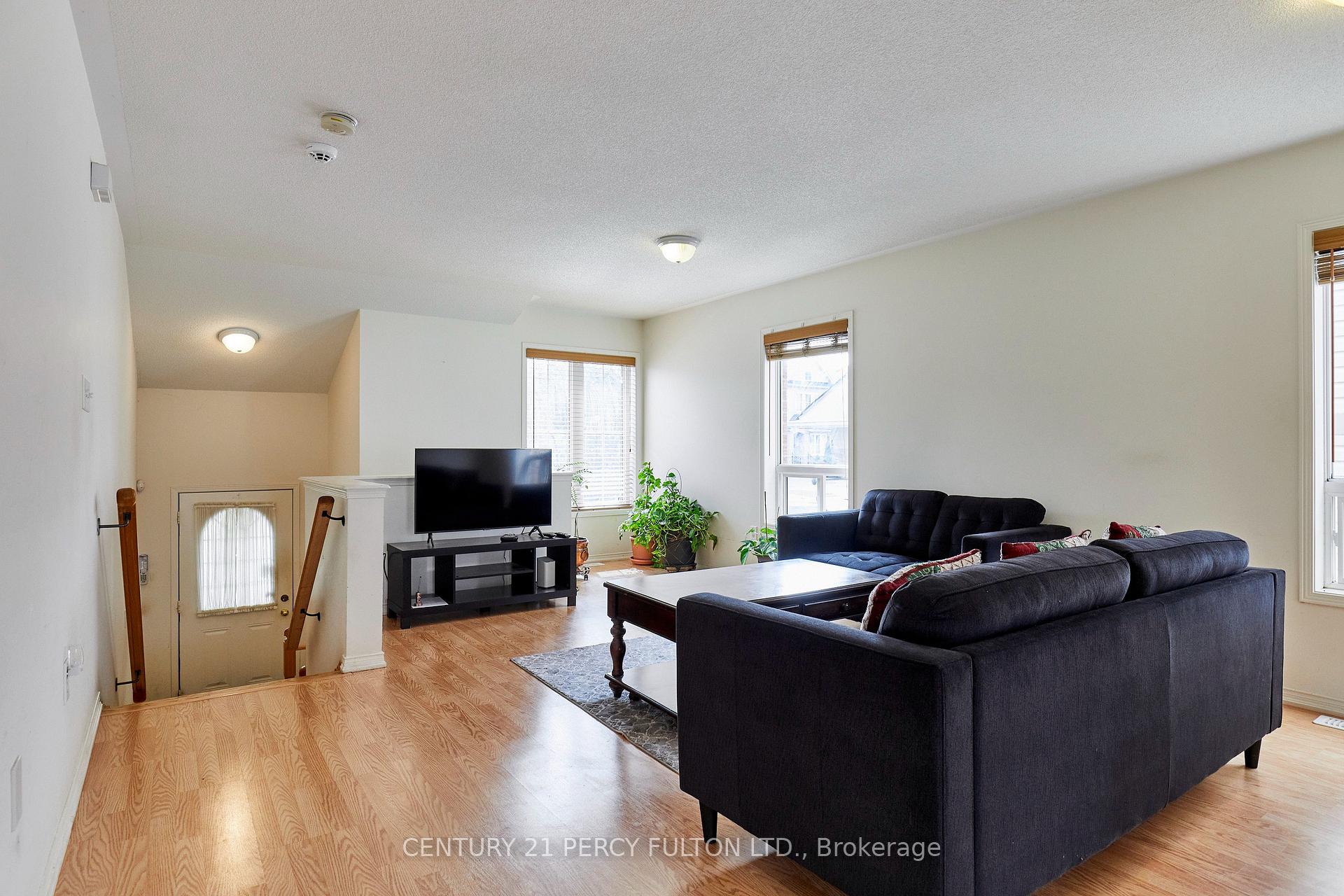 Photo 6 of 8 Knowles Street, Ajax, Central East — HOMEH