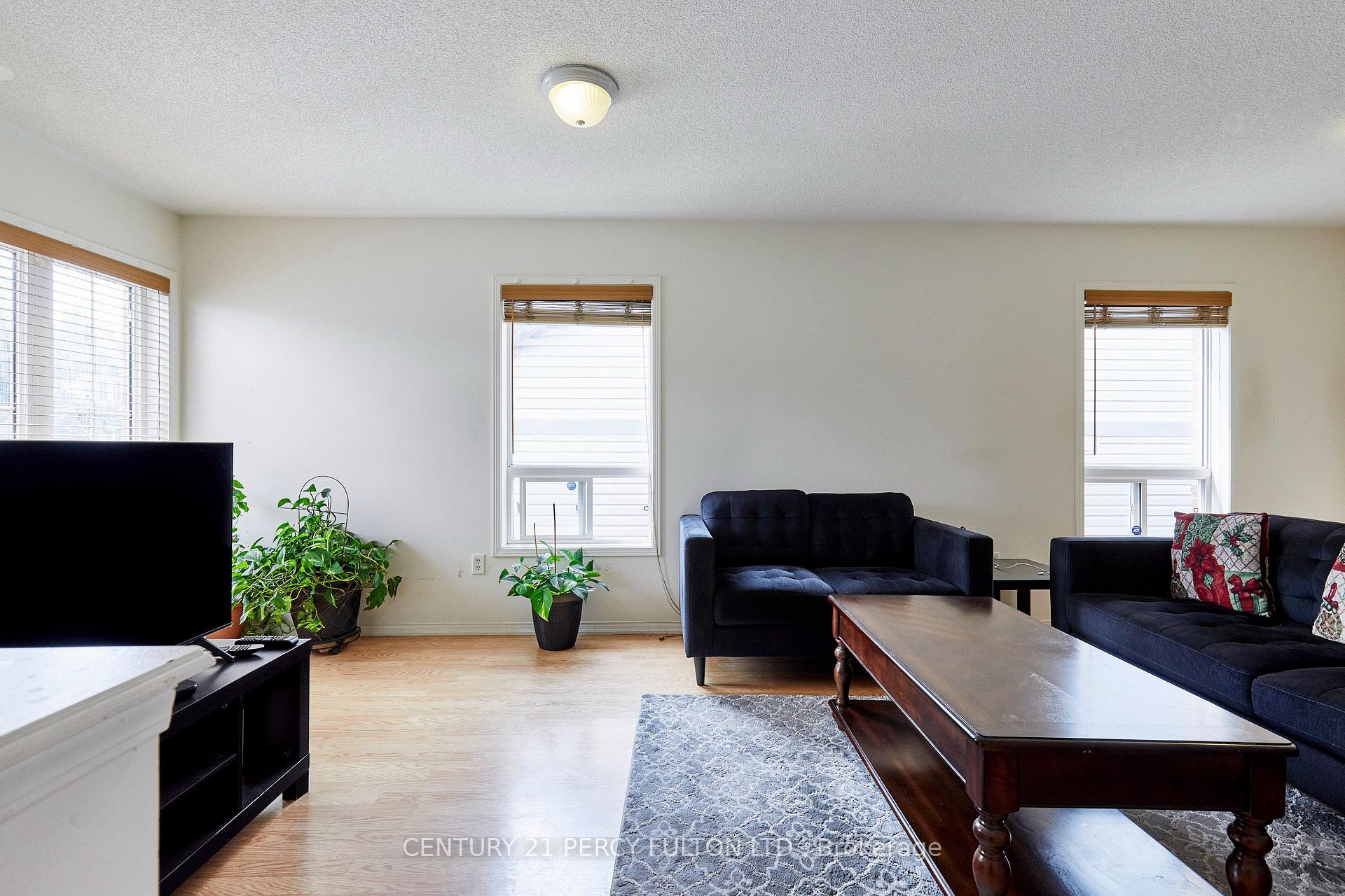 Photo 9 of 8 Knowles Street, Ajax, Central East — HOMEH