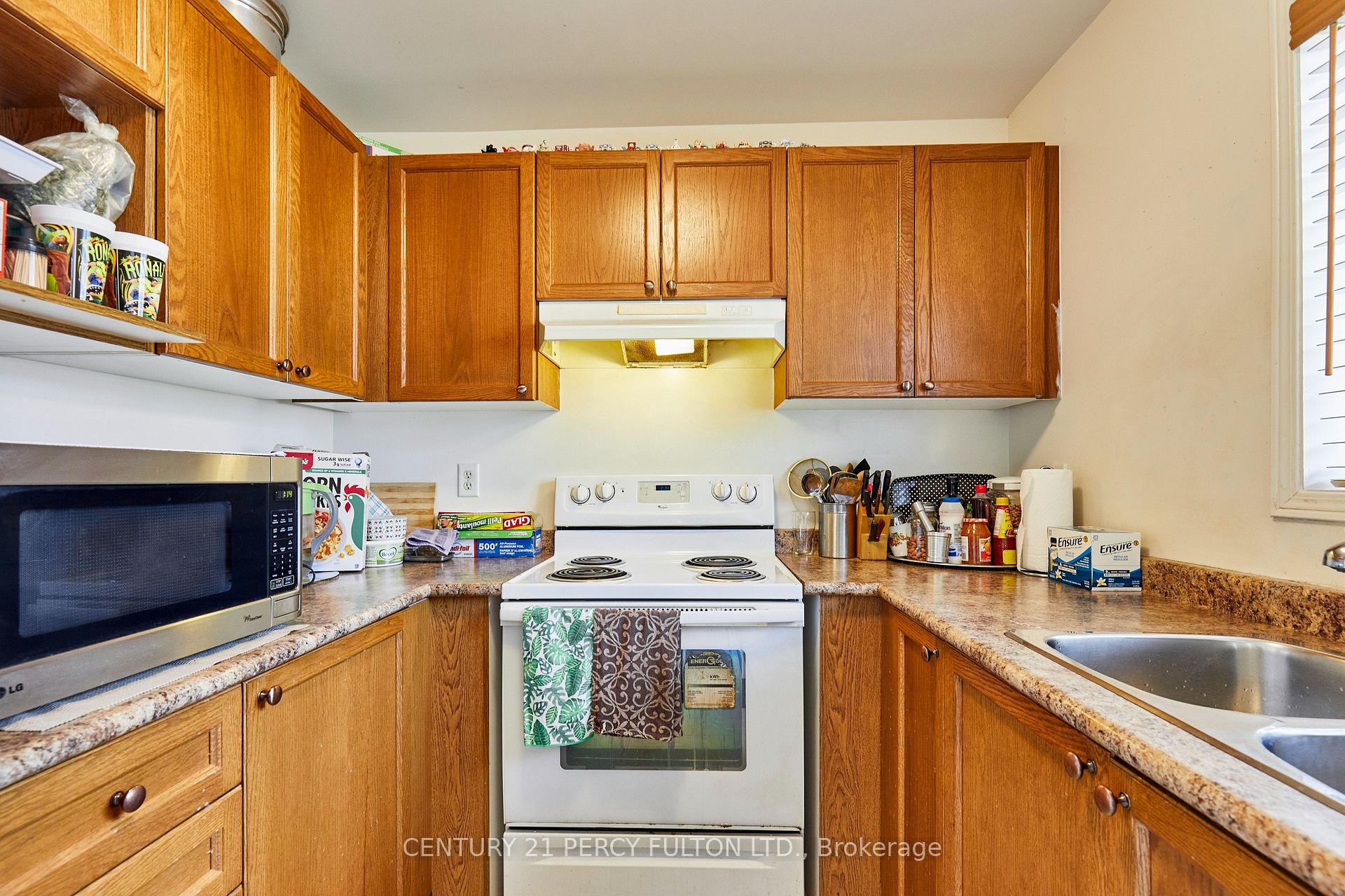 Photo 14 of 8 Knowles Street, Ajax, Central East — HOMEH