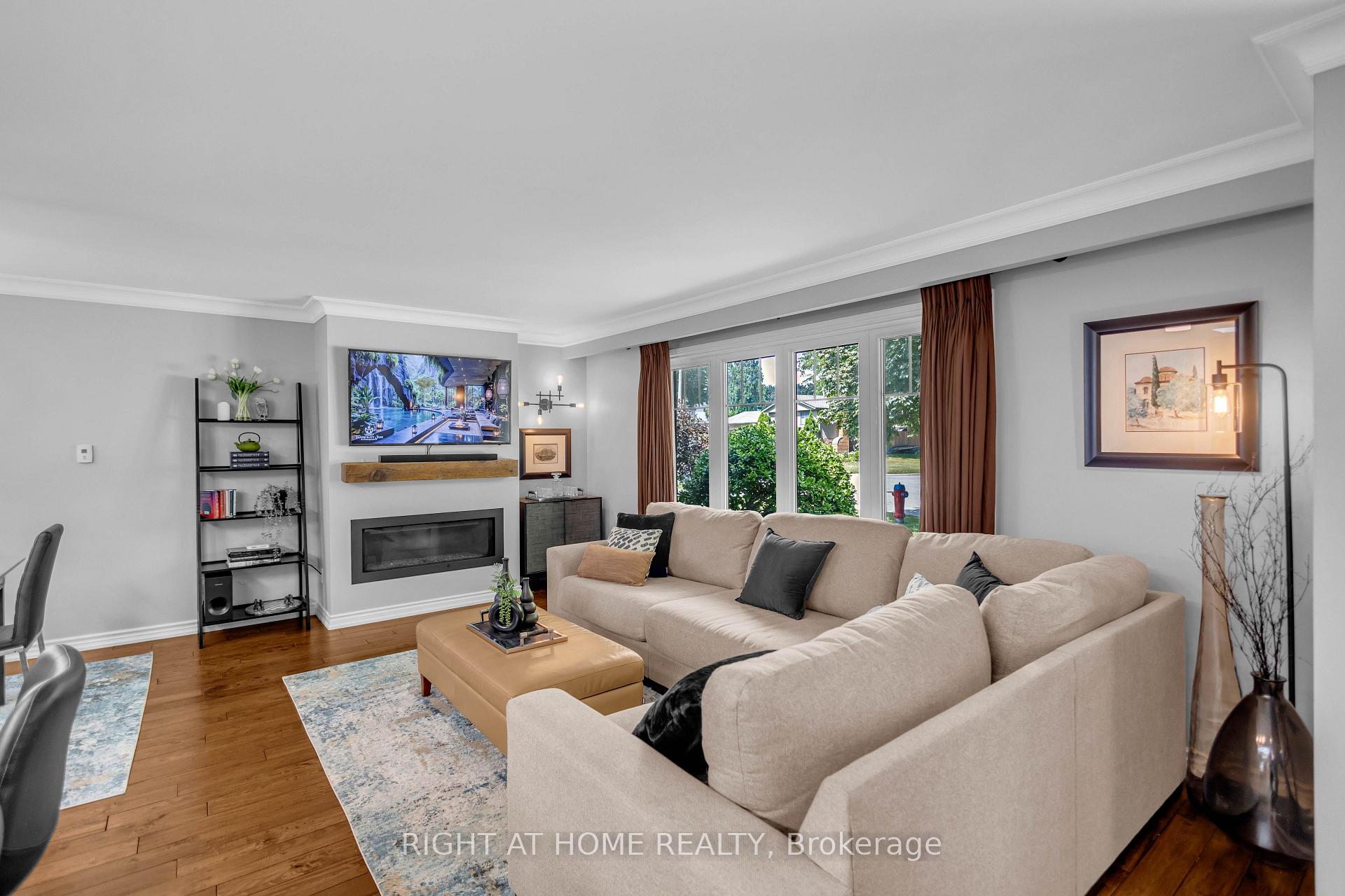 Photo 9 of 1432 Dewbourne Crescent, Burlington, Palmer — HOMEH