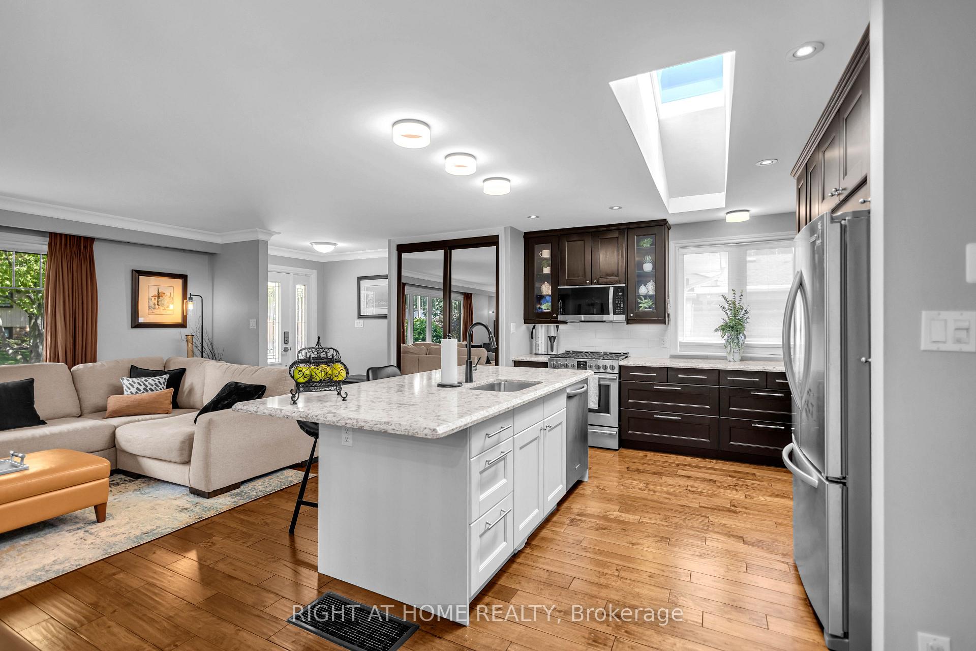 Photo 13 of 1432 Dewbourne Crescent, Burlington, Palmer — HOMEH