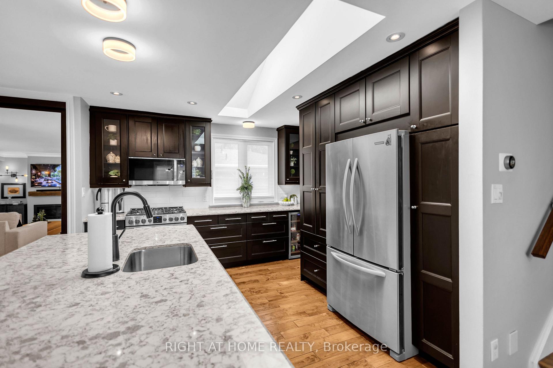 Photo 14 of 1432 Dewbourne Crescent, Burlington, Palmer — HOMEH