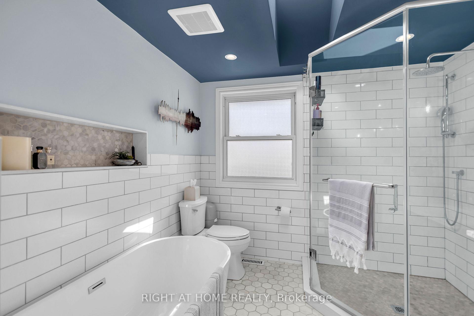 Photo 25 of 1432 Dewbourne Crescent, Burlington, Palmer — HOMEH