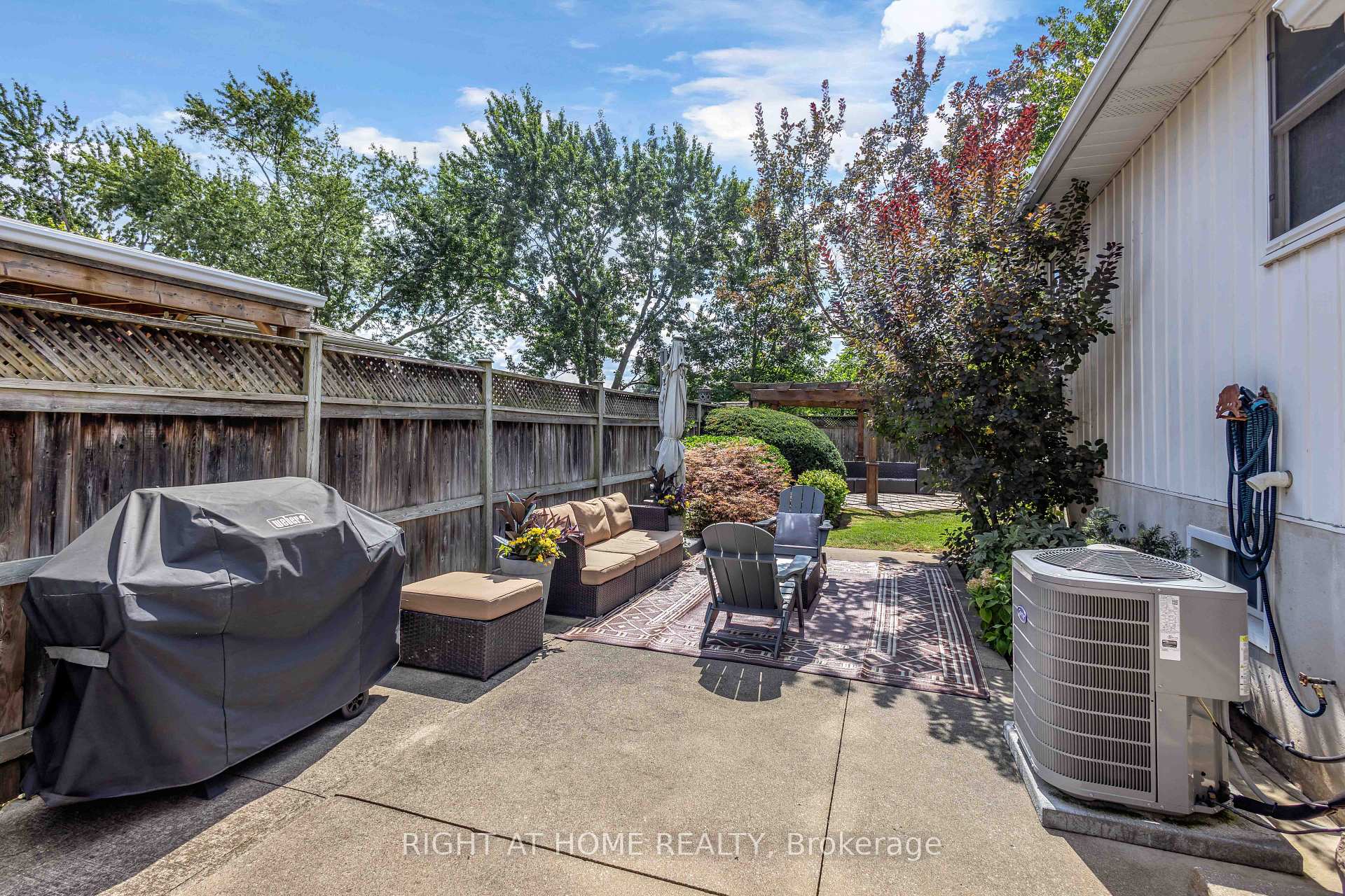 Photo 32 of 1432 Dewbourne Crescent, Burlington, Palmer — HOMEH