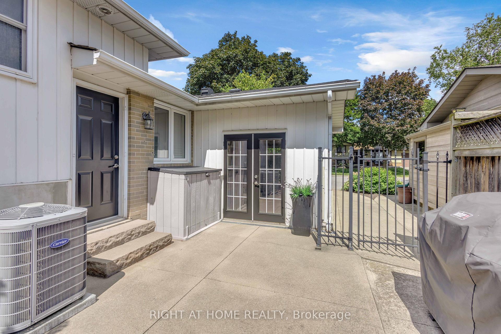 Photo 33 of 1432 Dewbourne Crescent, Burlington, Palmer — HOMEH
