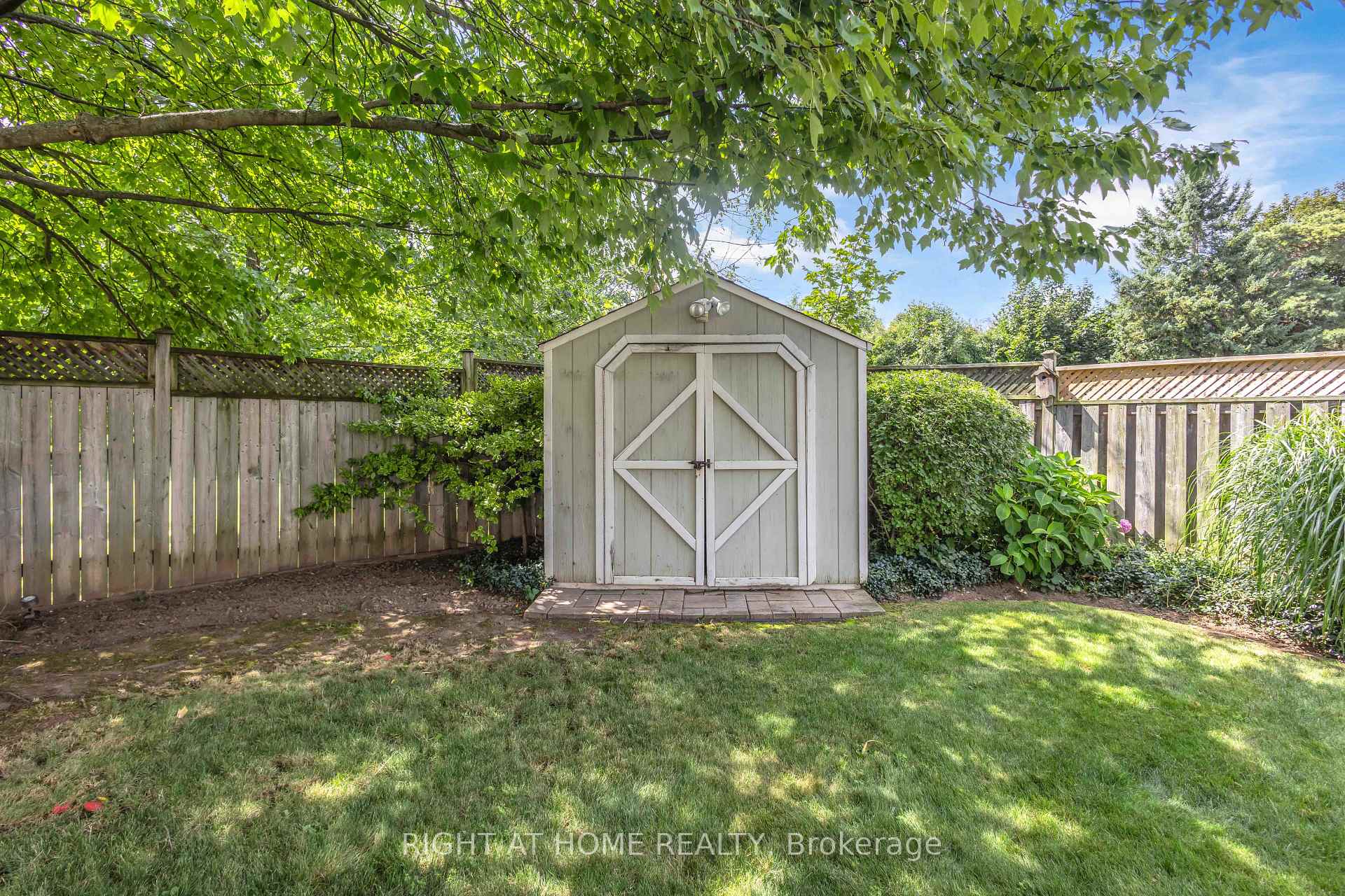 Photo 36 of 1432 Dewbourne Crescent, Burlington, Palmer — HOMEH