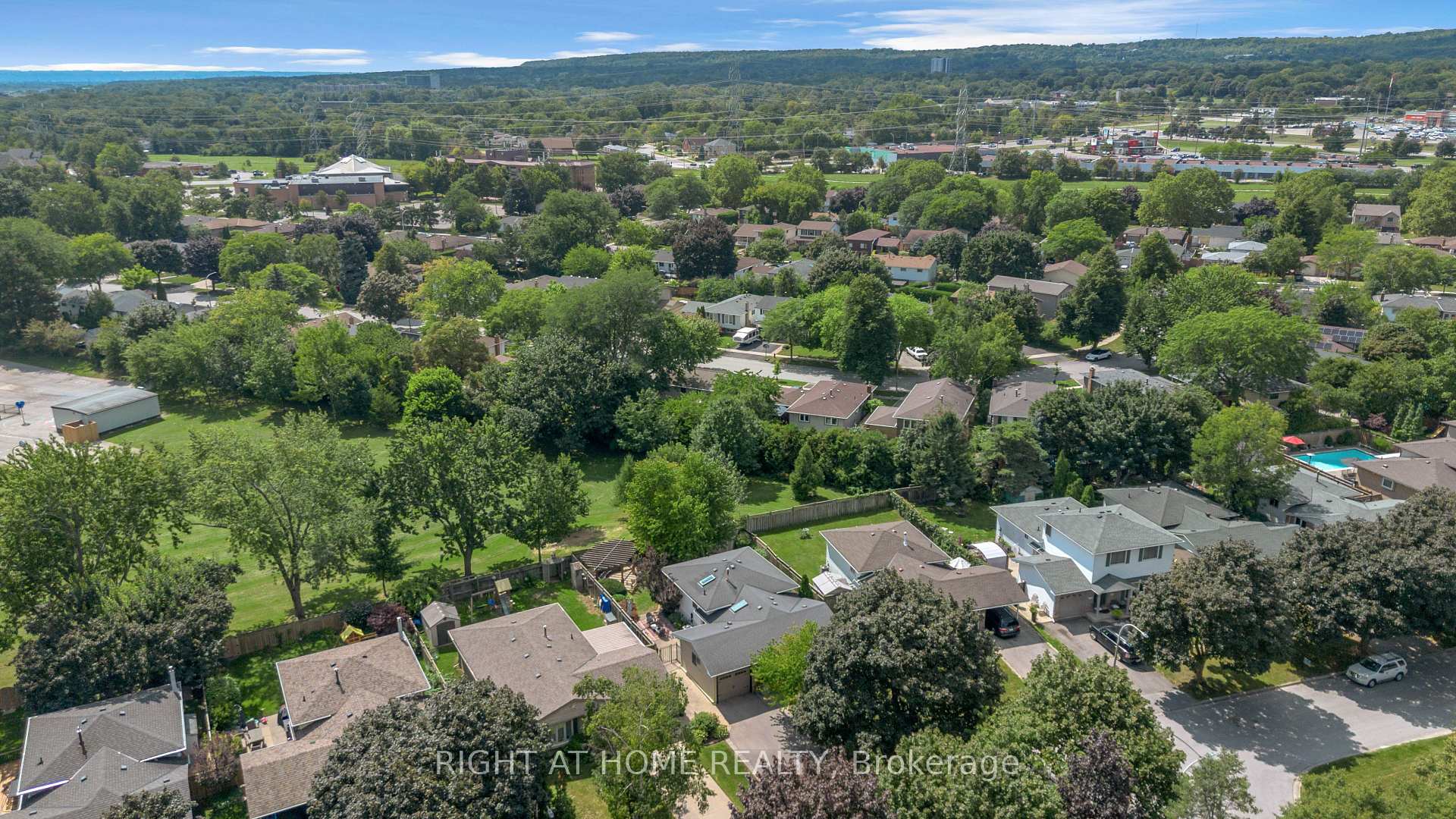 Photo 41 of 1432 Dewbourne Crescent, Burlington, Palmer — HOMEH