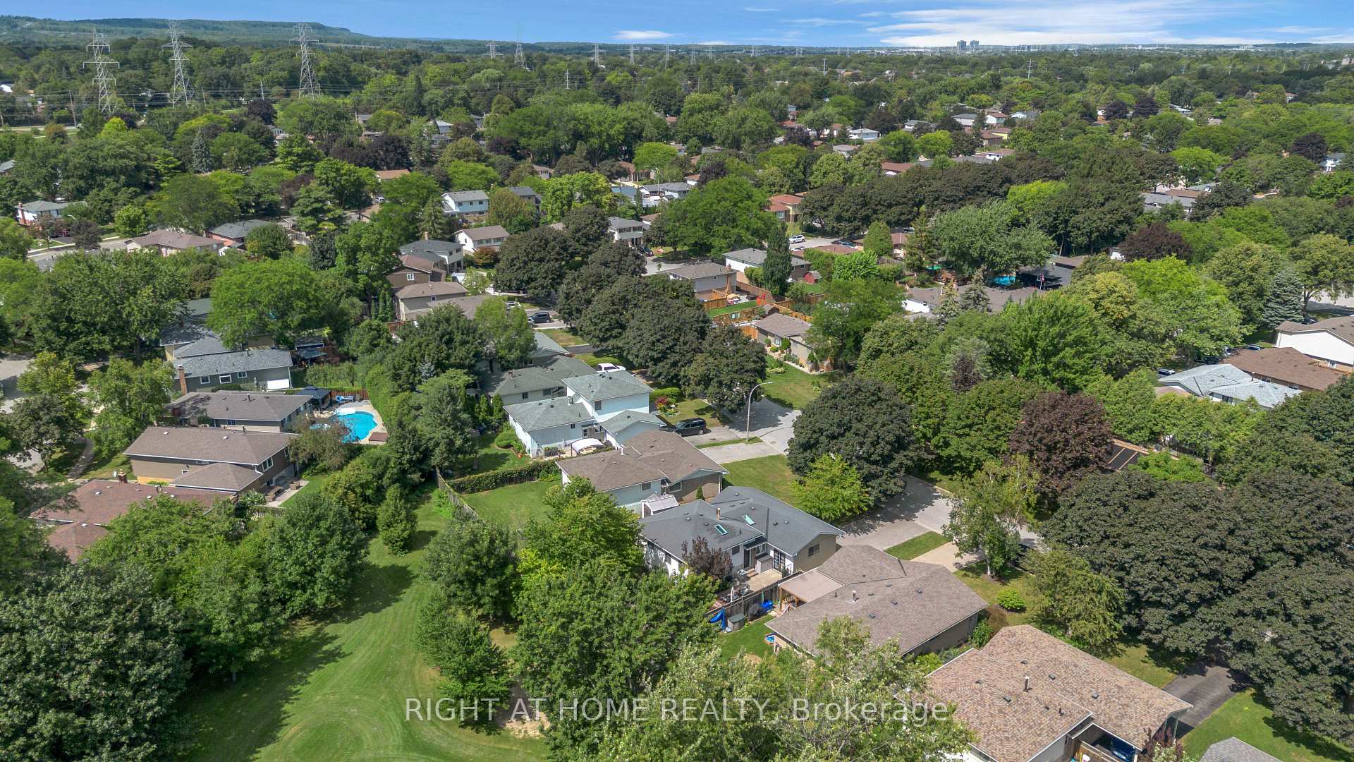 Photo 44 of 1432 Dewbourne Crescent, Burlington, Palmer — HOMEH