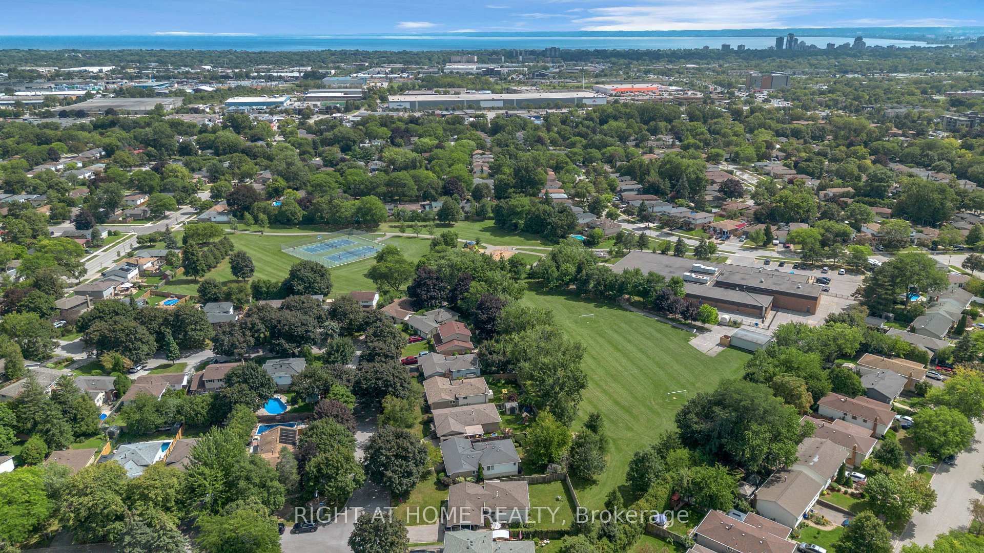 Photo 47 of 1432 Dewbourne Crescent, Burlington, Palmer — HOMEH