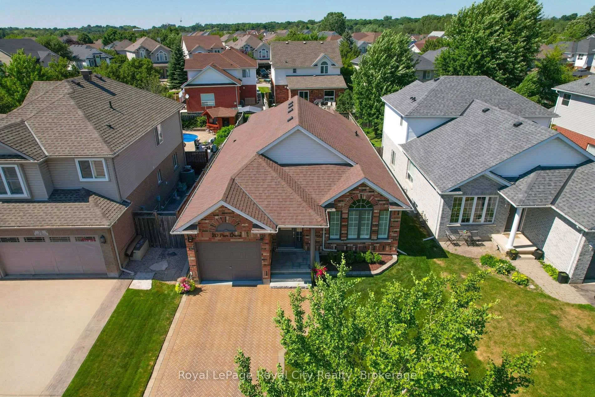 Photo 4 of 20 Peer Drive, Guelph, Kortright Hills — HOMEH