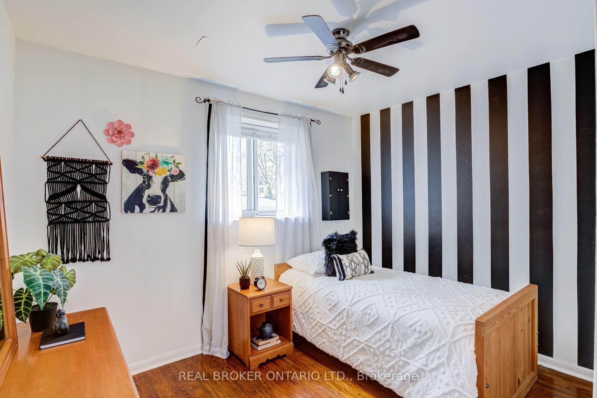 Photo 16 of 82 Tecumseth Drive, Aurora, Aurora Heights — HOMEH