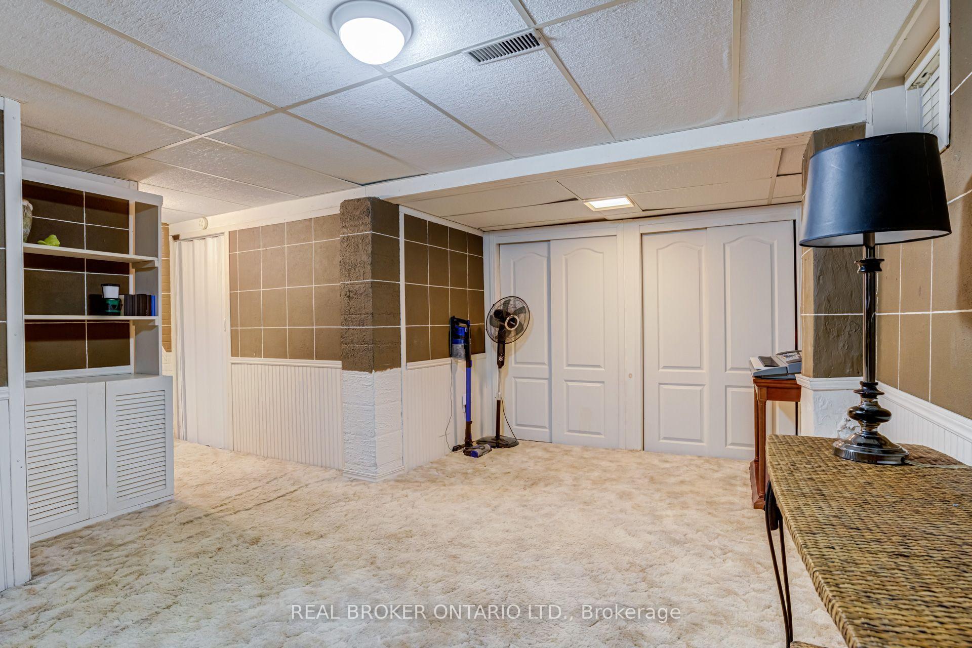 Photo 31 of 82 Tecumseth Drive, Aurora, Aurora Heights — HOMEH