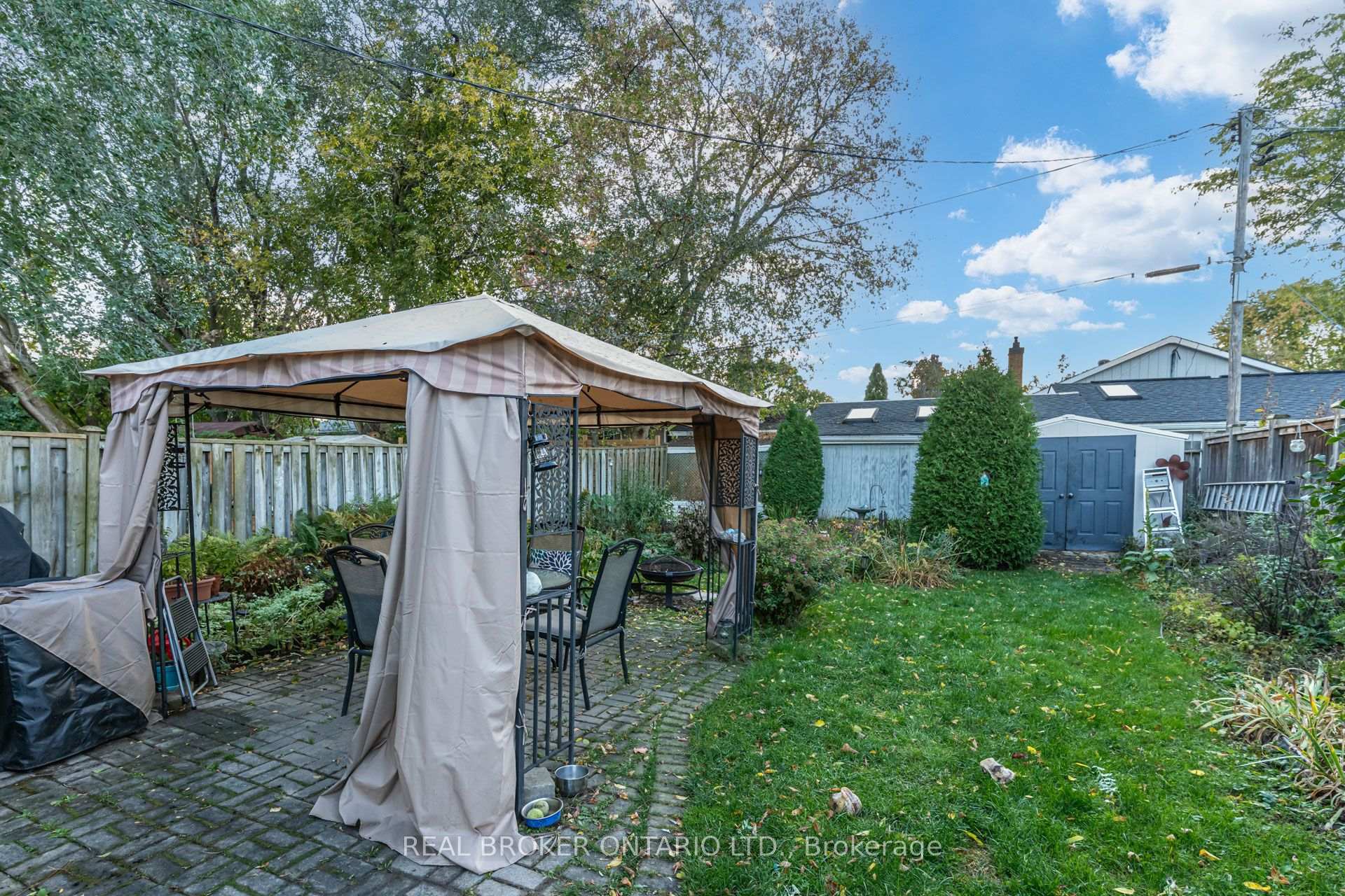 Photo 32 of 82 Tecumseth Drive, Aurora, Aurora Heights — HOMEH