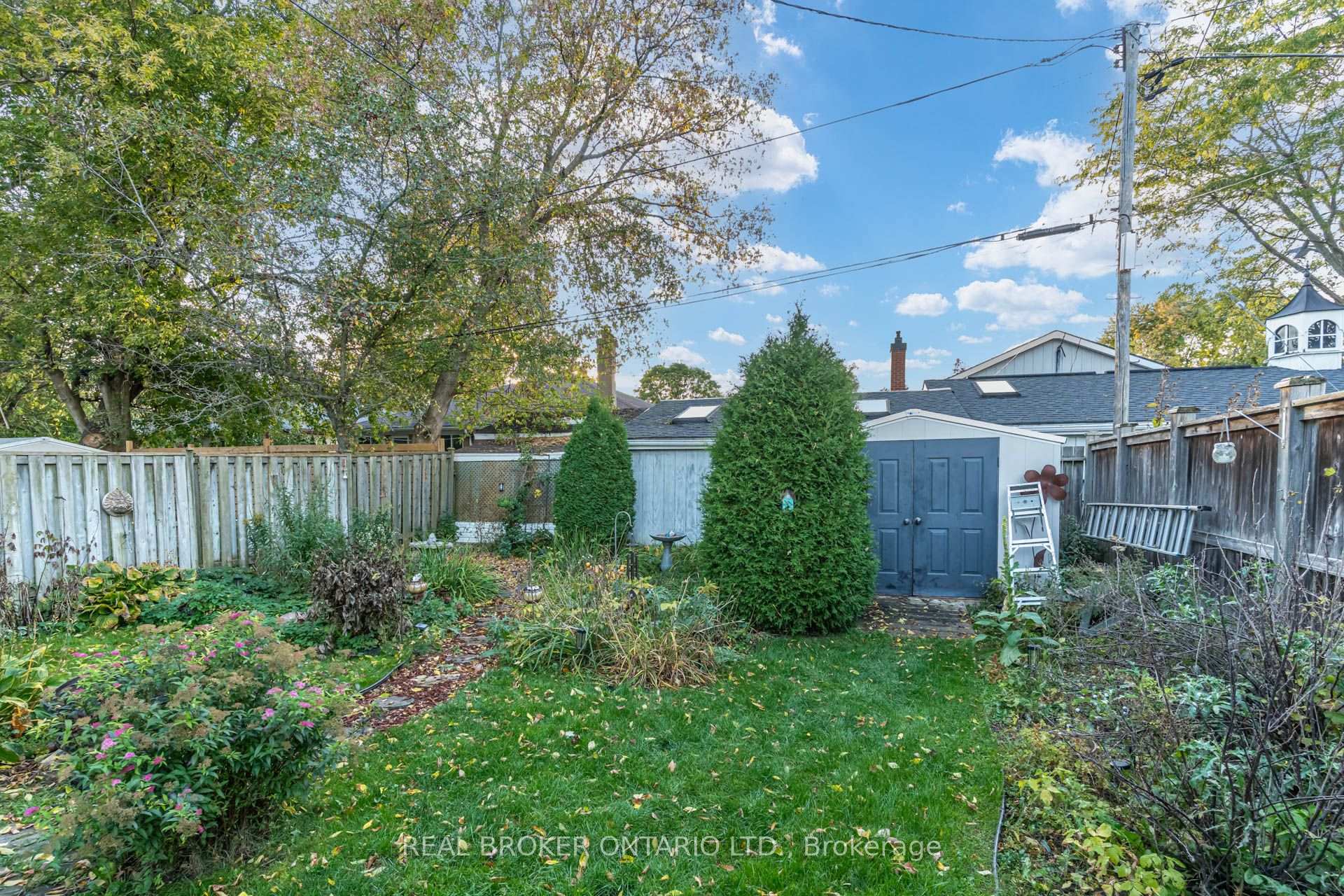 Photo 35 of 82 Tecumseth Drive, Aurora, Aurora Heights — HOMEH