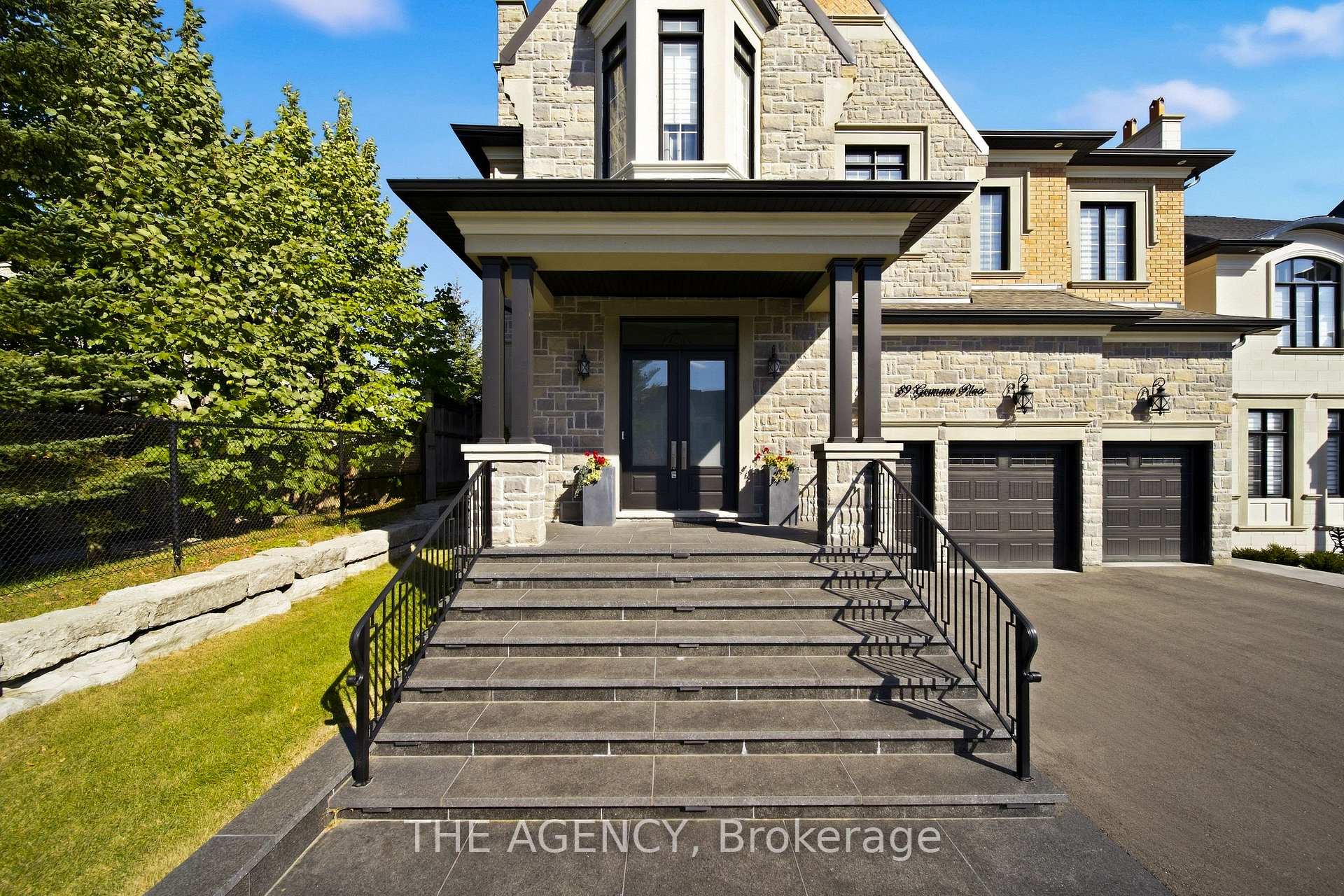Photo 2 of 89 Germana Place, Vaughan, Maple — HOMEH