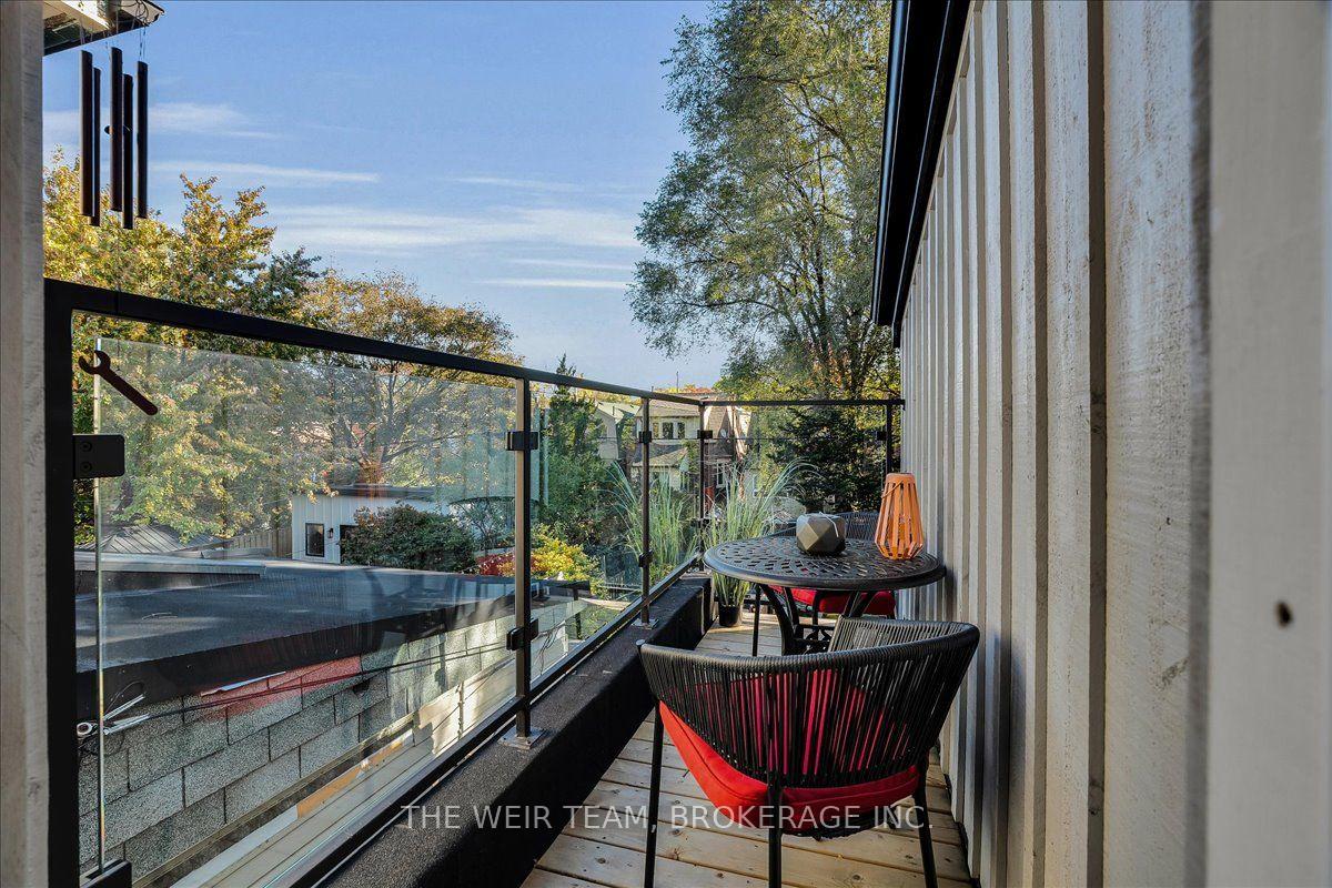 Photo 14 of 13 Amroth Avenue, Toronto, East End-Danforth — HOMEH